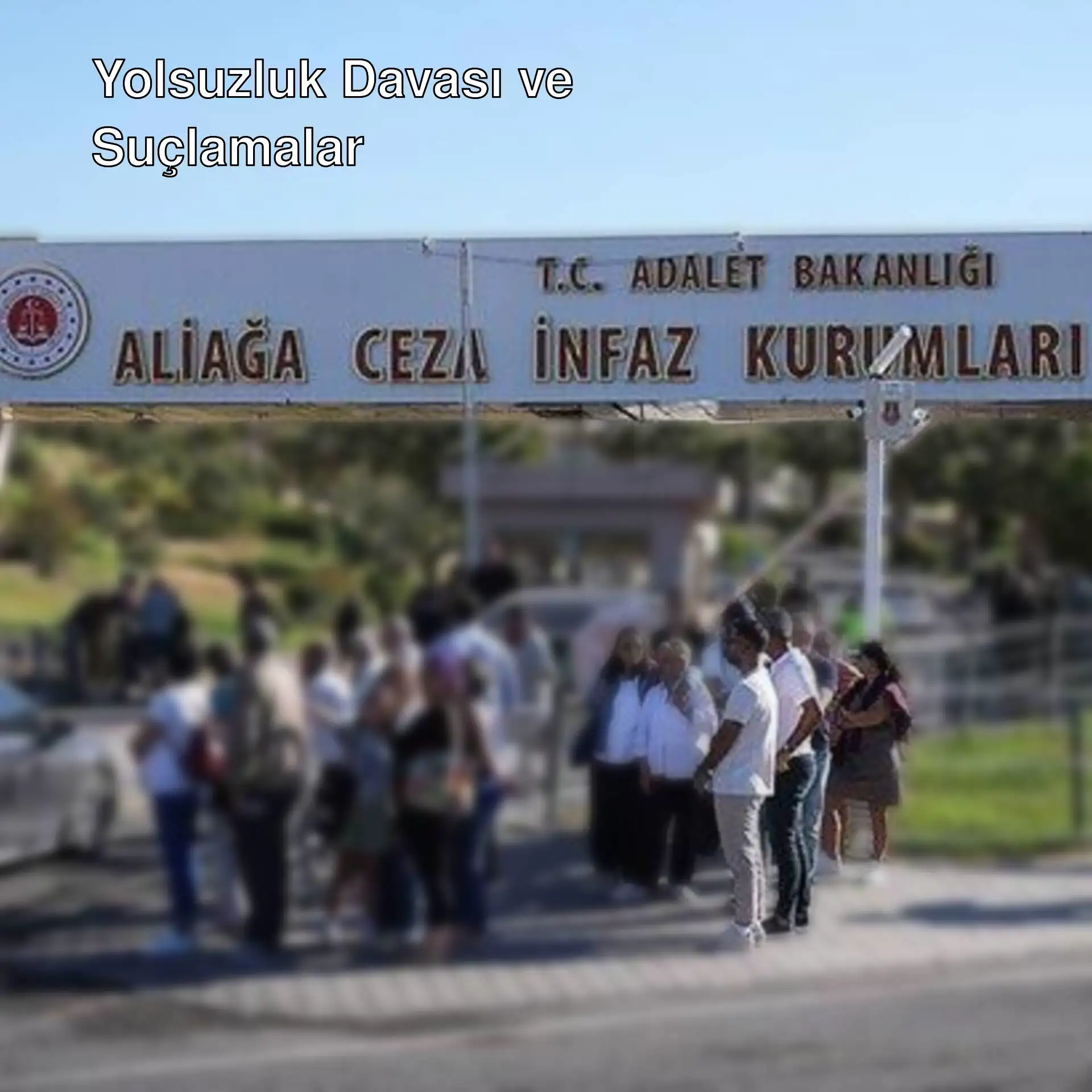 İzmir'deki yolsuzluk davasında sanıklar duruşmada.