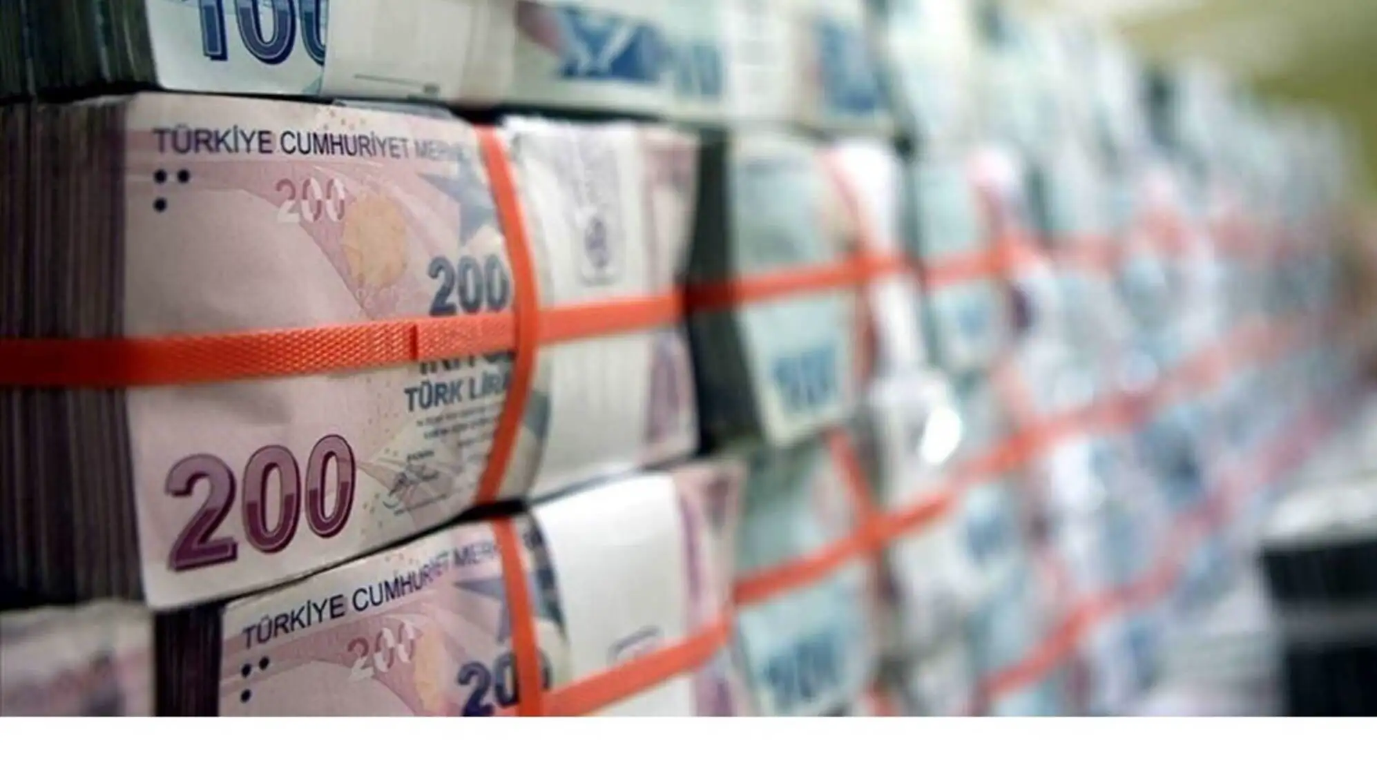 Para yığınları. Para yığınları.