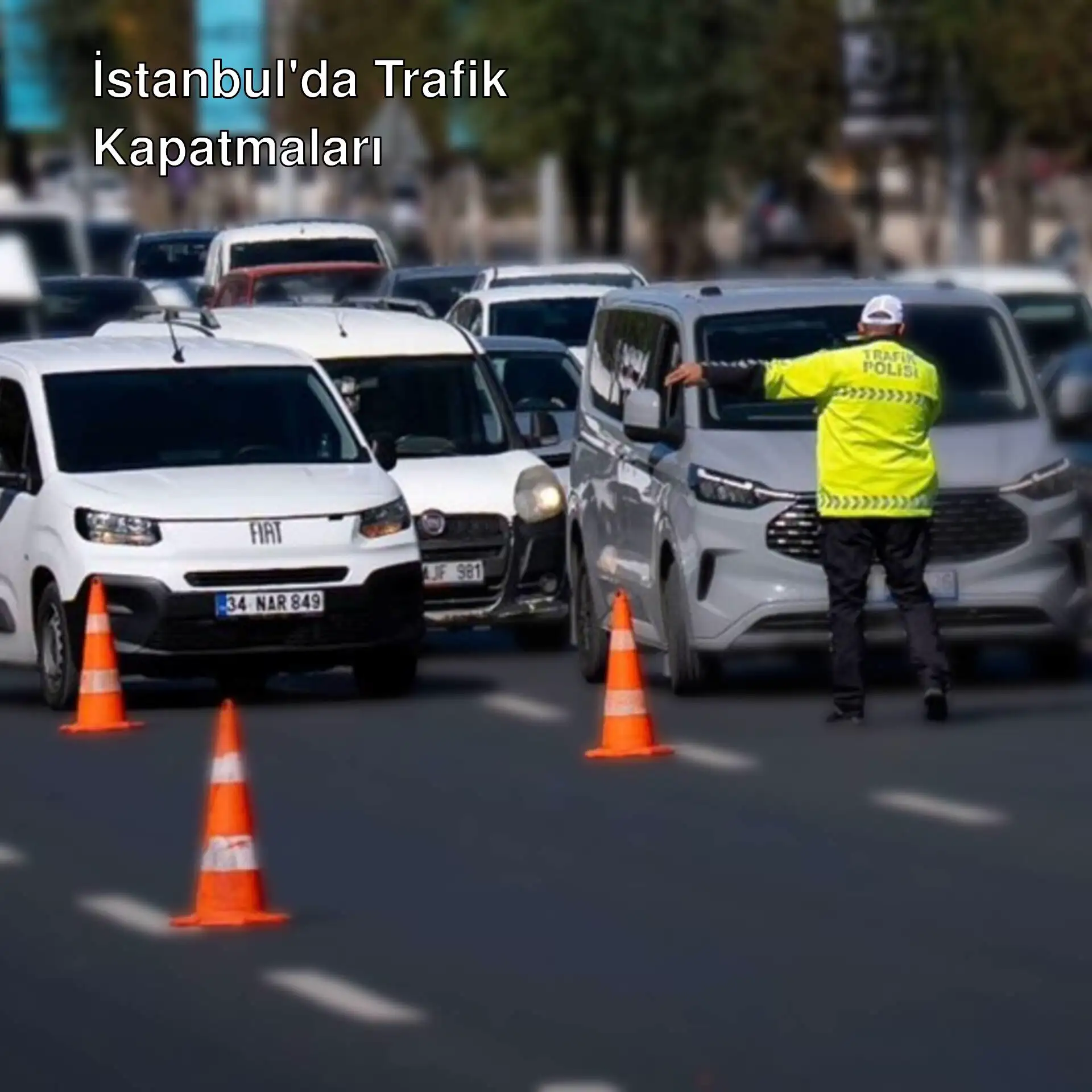 İstanbul'da trafik sıkışıklığında bir adam. İstanbul'da trafik sıkışıklığında bir adam.