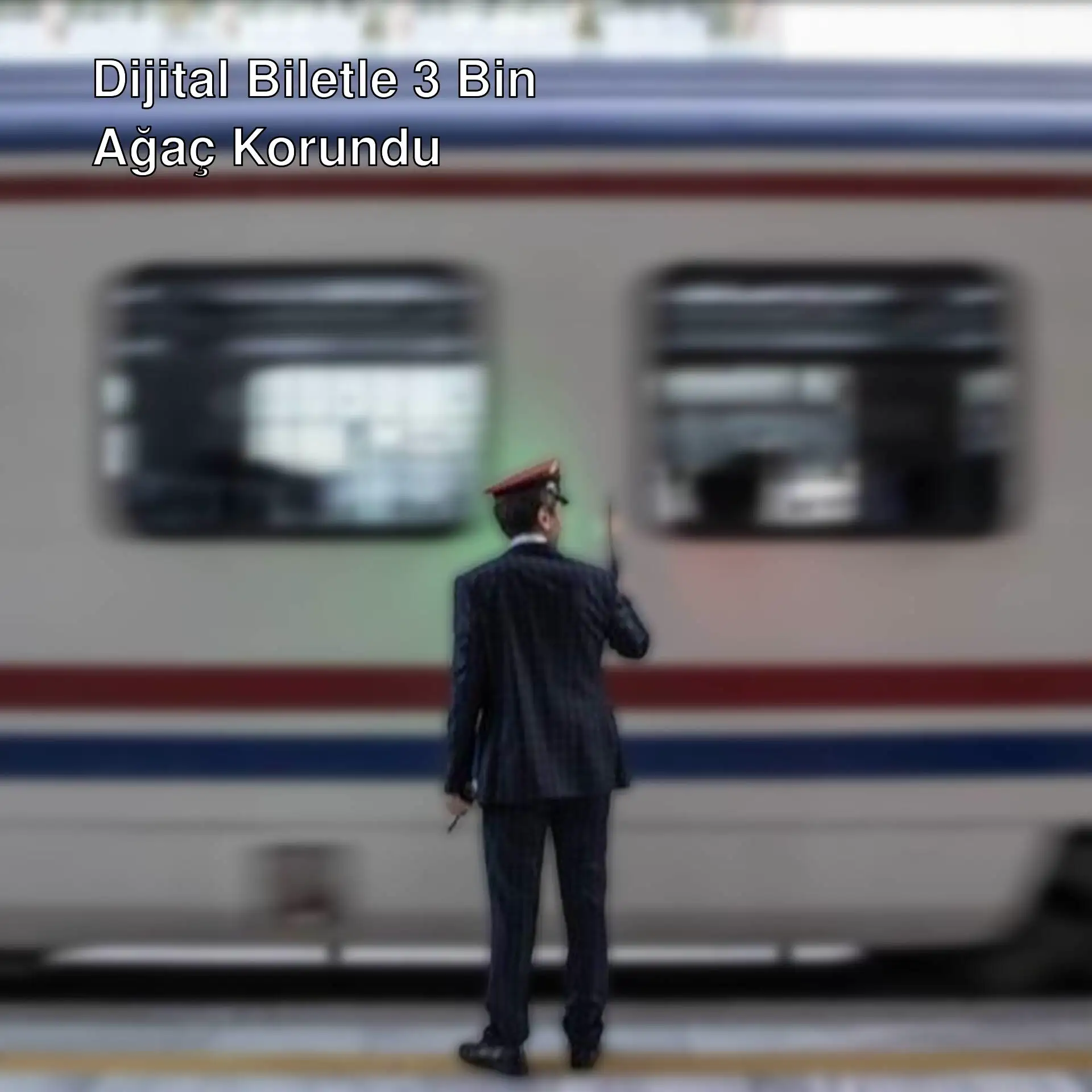 Bir adam tren istasyonunda duruyor. Bir adam tren istasyonunda duruyor.