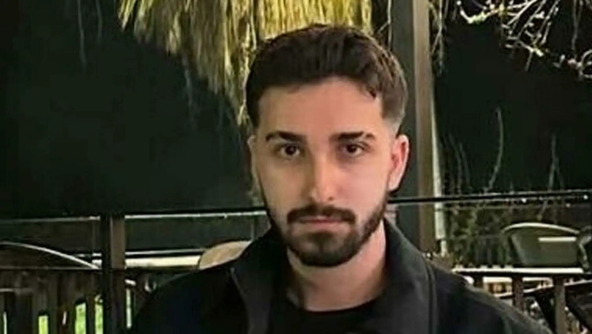 Eren Sever'in motosiklet kazası sonrası hastaneye kaldırıldığı an. Eren Sever'in motosiklet kazası sonrası hastaneye kaldırıldığı an.