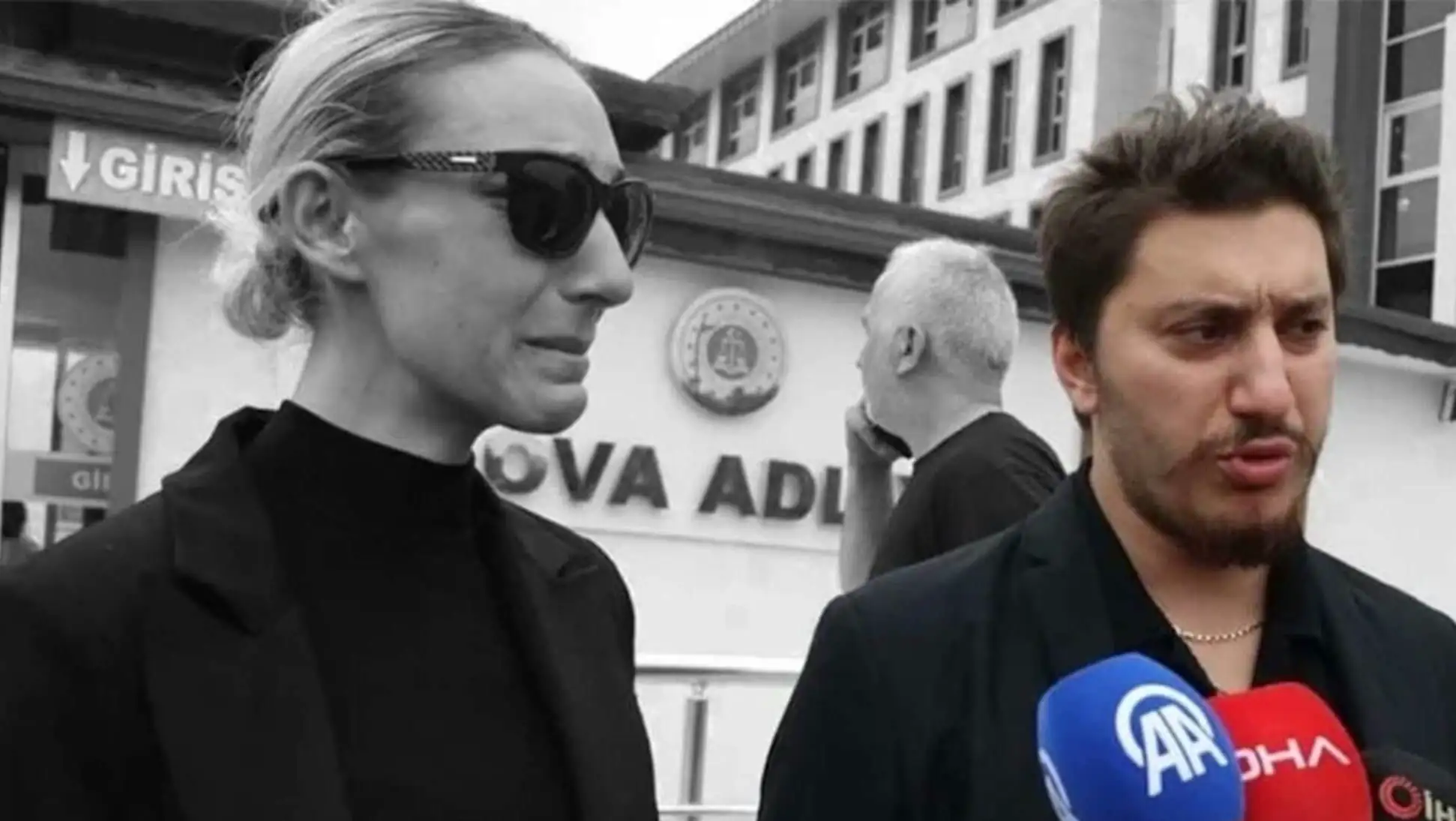 Güllü'nün oğlu Tuğberk, canlı yayında annesi hakkında konuştu. Güllü'nün oğlu Tuğberk, canlı yayında annesi hakkında konuştu.