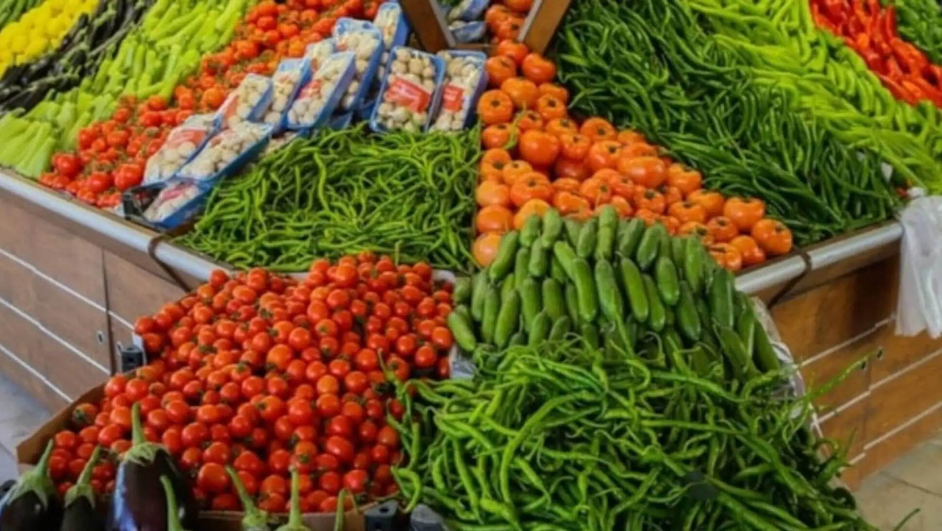 Bir markette sebzeler. Bir markette sebzeler.