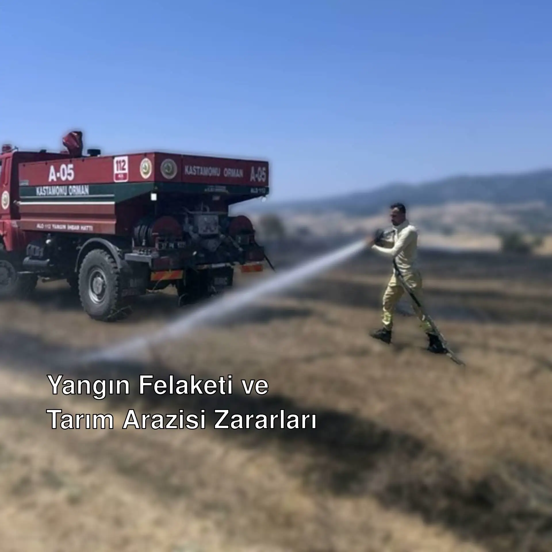 Bir adam tarlada su püskürtüyor. Bir adam tarlada su püskürtüyor.