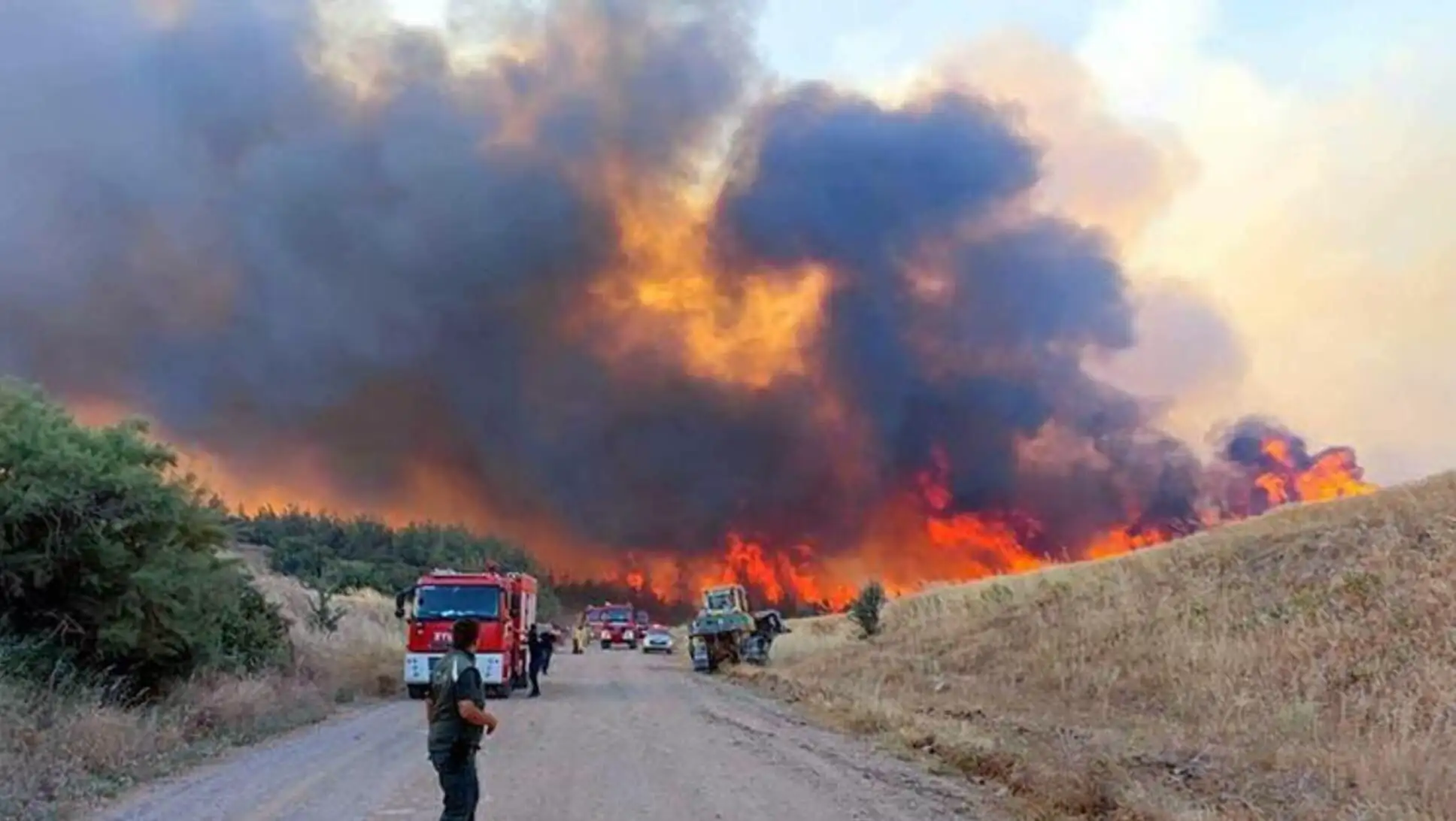 Evacuation efforts in the fire area.