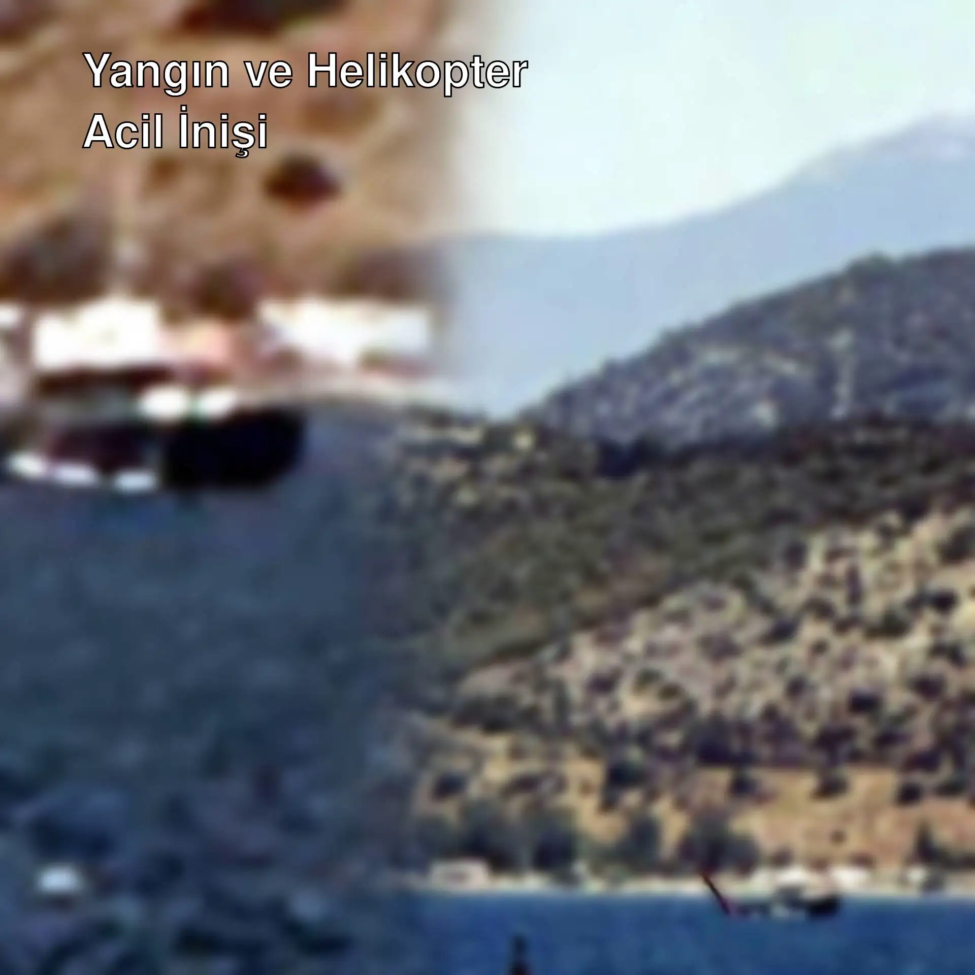 Yunanistan'da yangın söndürme helikopterinin denize acil inişi. Yunanistan'da yangın söndürme helikopterinin denize acil inişi.