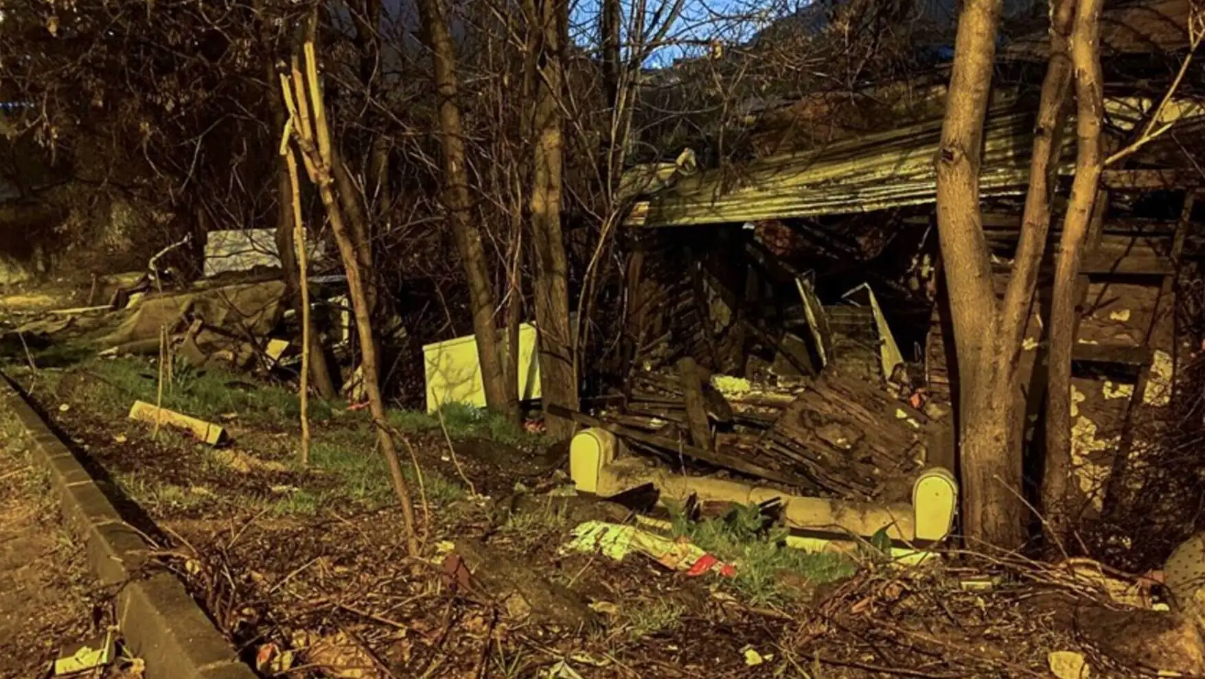 An image of a destroyed building after a fire.