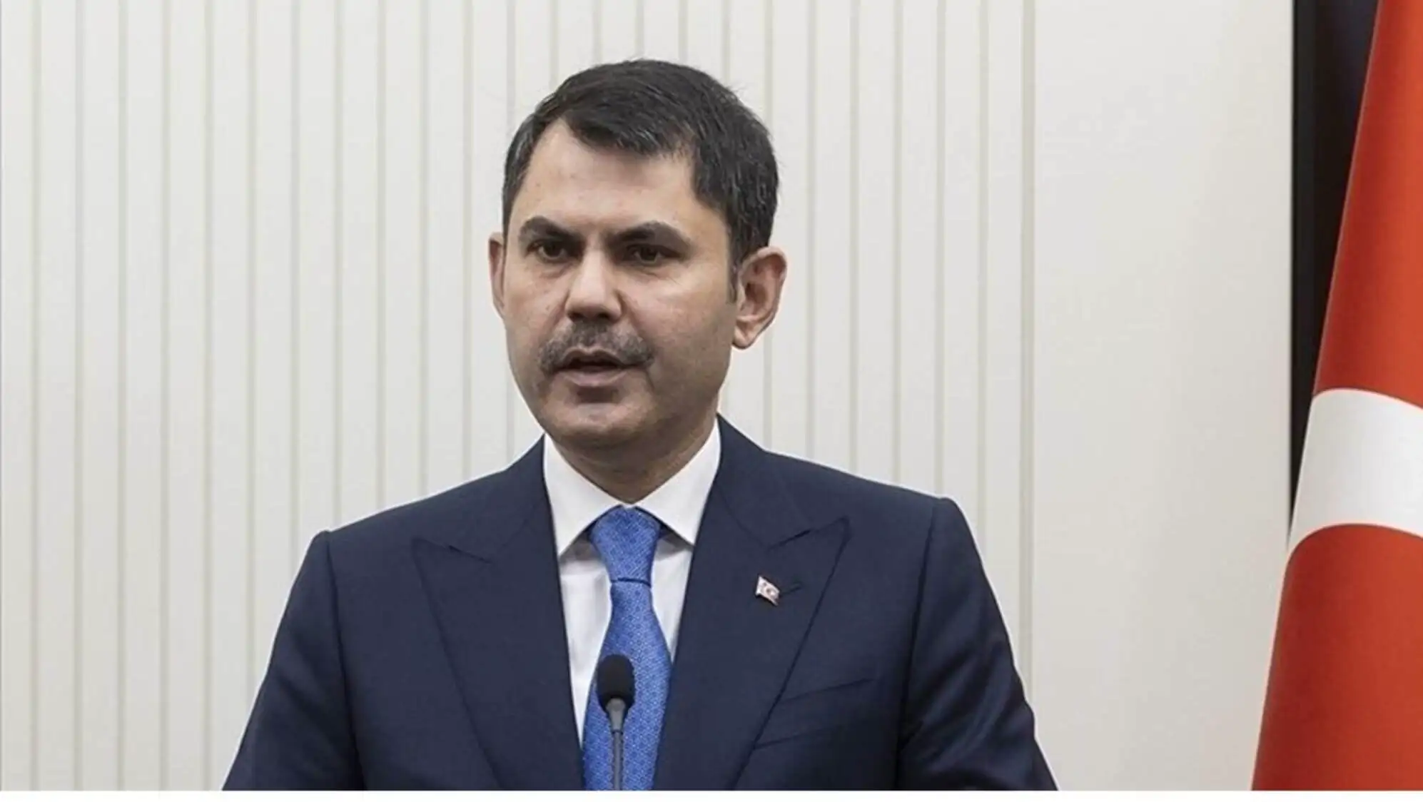 Bakan Kurum, kuraklık ve erozyon sorunlarına dair açıklamalarda bulundu. Bakan Kurum, kuraklık ve erozyon sorunlarına dair açıklamalarda bulundu.