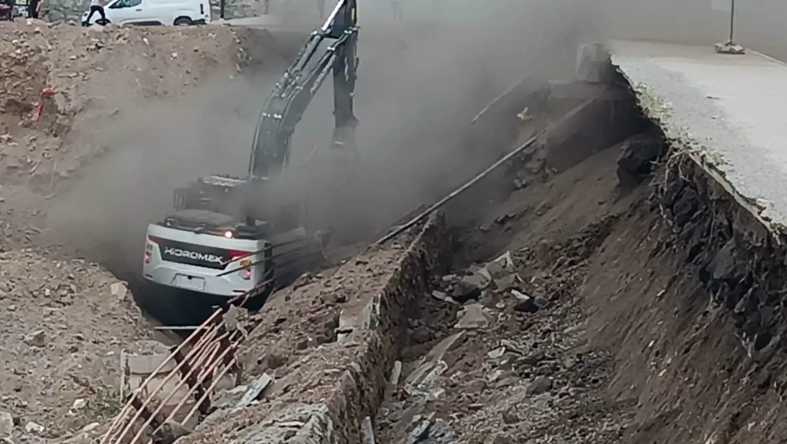 A construction machine damaged the gas pipeline.