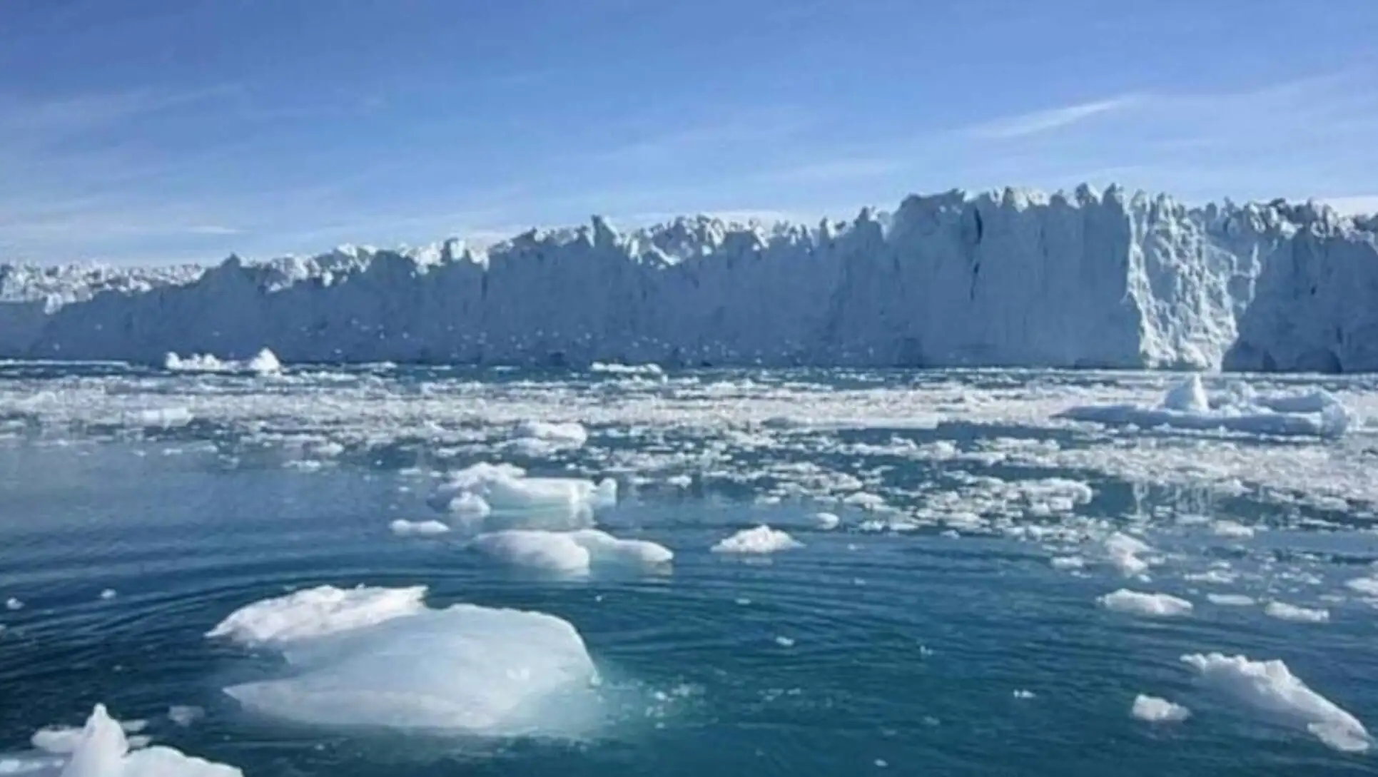 As a snowstorm hits Turkey, the rate of glacier melting is increasing. As a snowstorm hits Turkey, the rate of glacier melting is increasing.