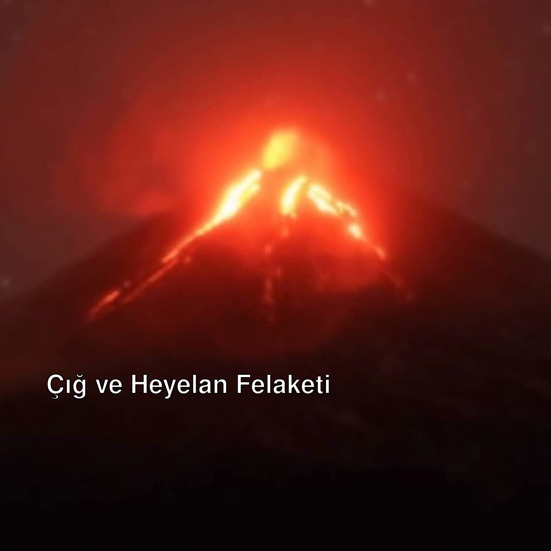 Bir volkanın patladığı gece görüntüsü. Bir volkanın patladığı gece görüntüsü.