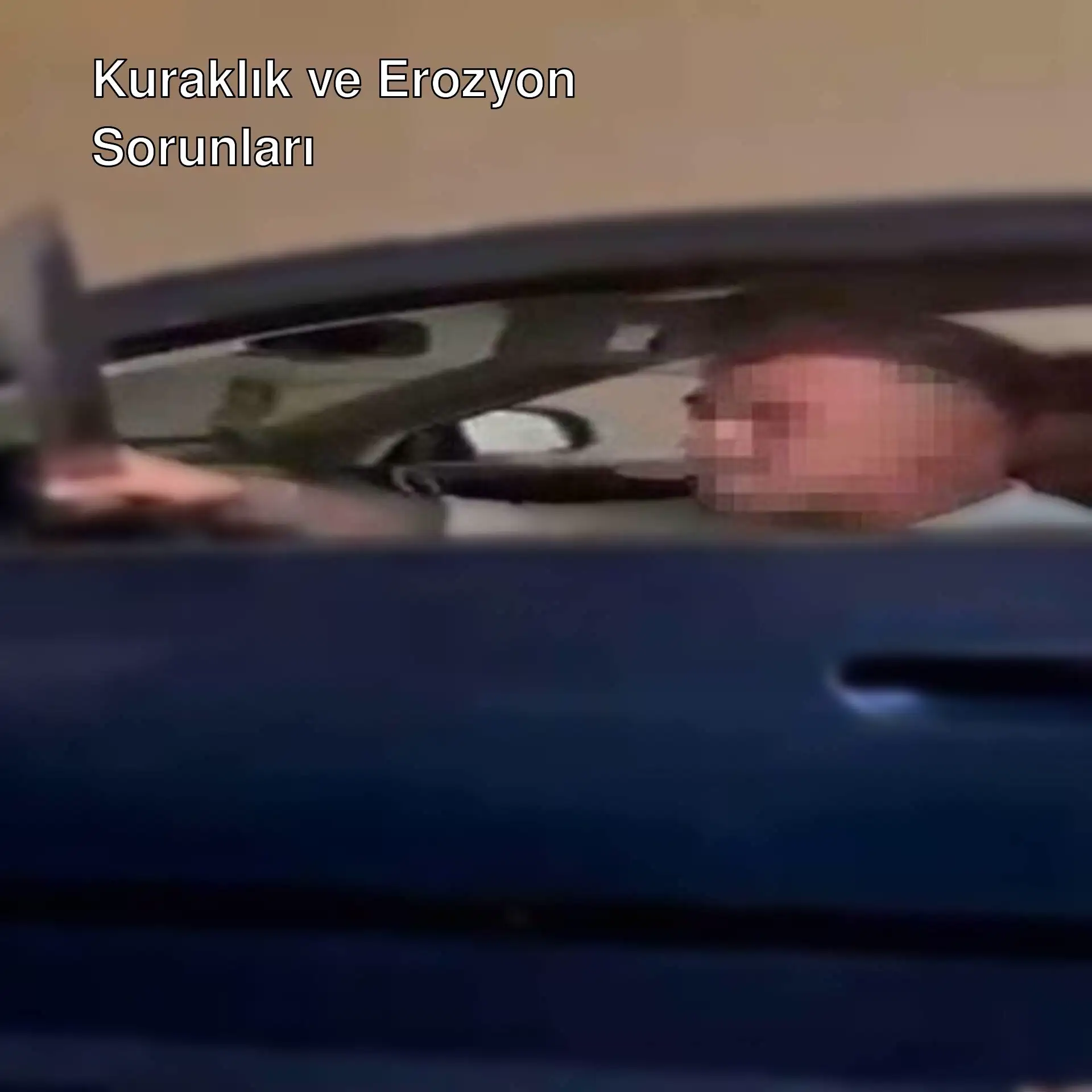 Ankara'da kılıçla tehdit eden bir sürücü. Ankara'da kılıçla tehdit eden bir sürücü.