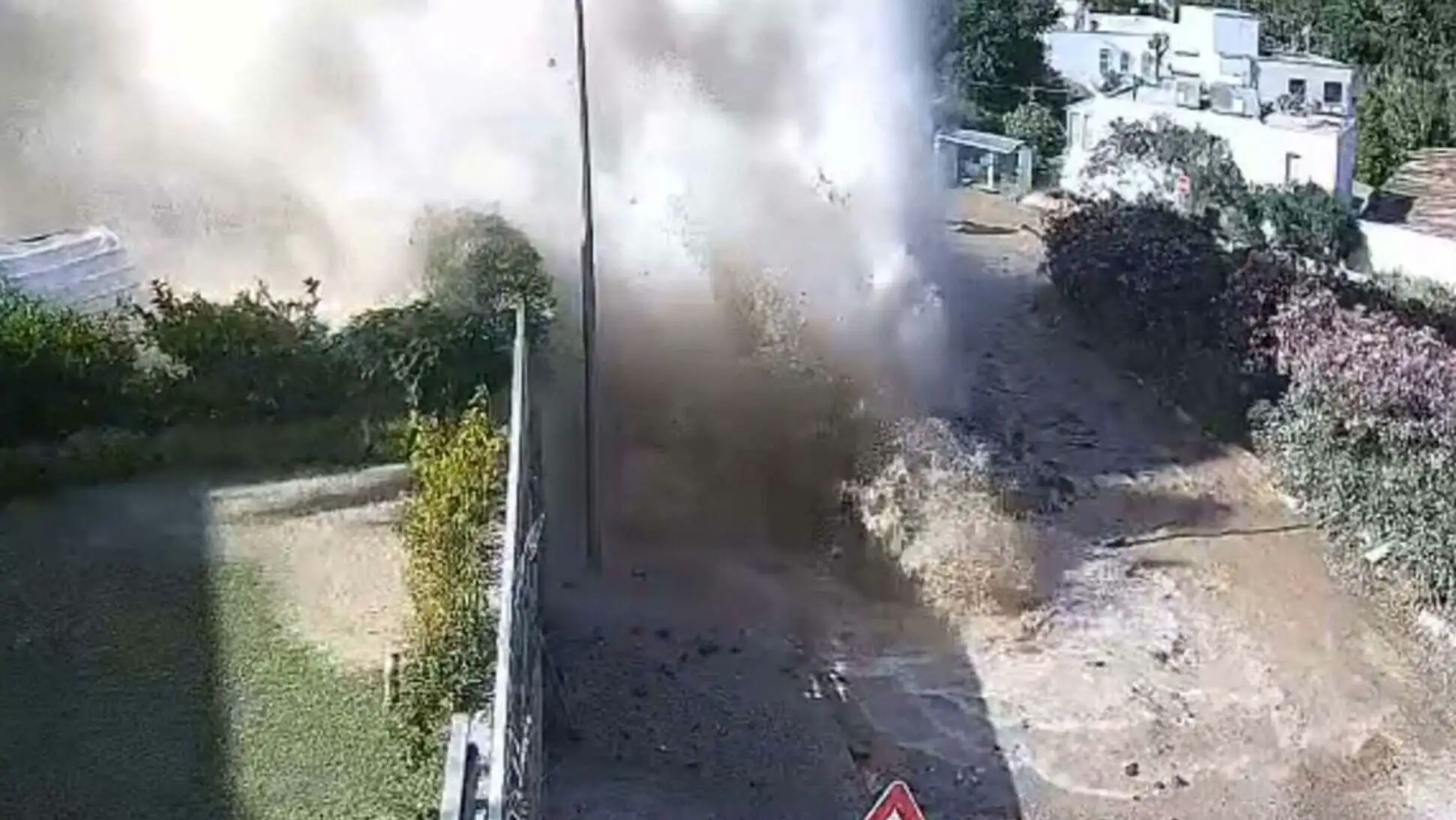 A water pipe burst in Bodrum, flooding nearby homes. A water pipe burst in Bodrum, flooding nearby homes.