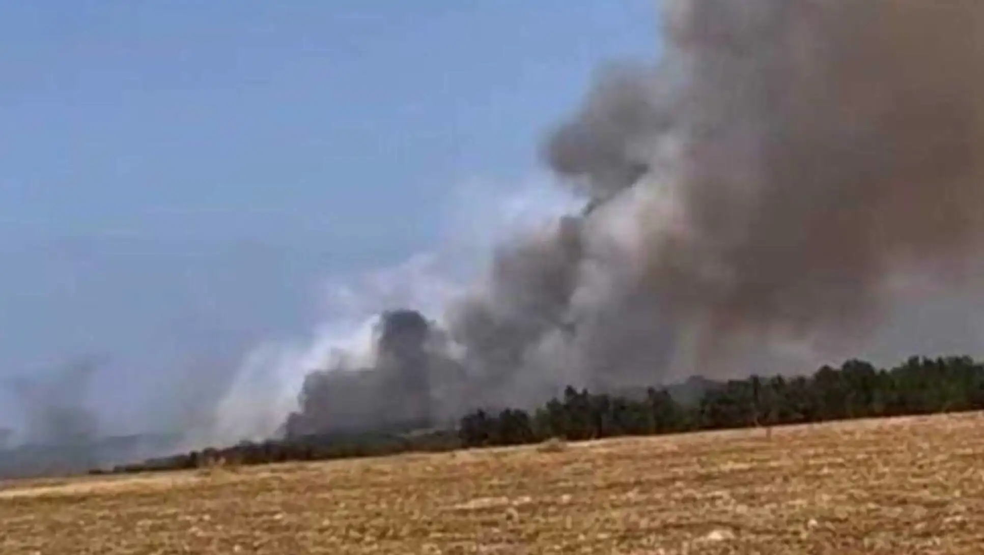 Smoke rising from the forest fire in Bursa. Smoke rising from the forest fire in Bursa.