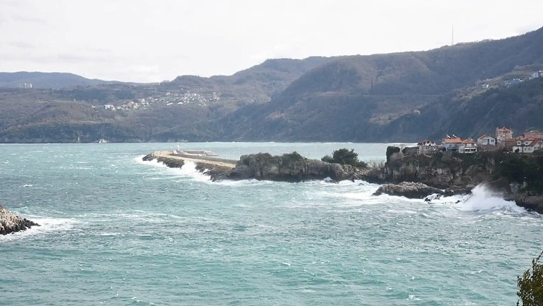 Karadeniz kıyılarında dev dalgalar.