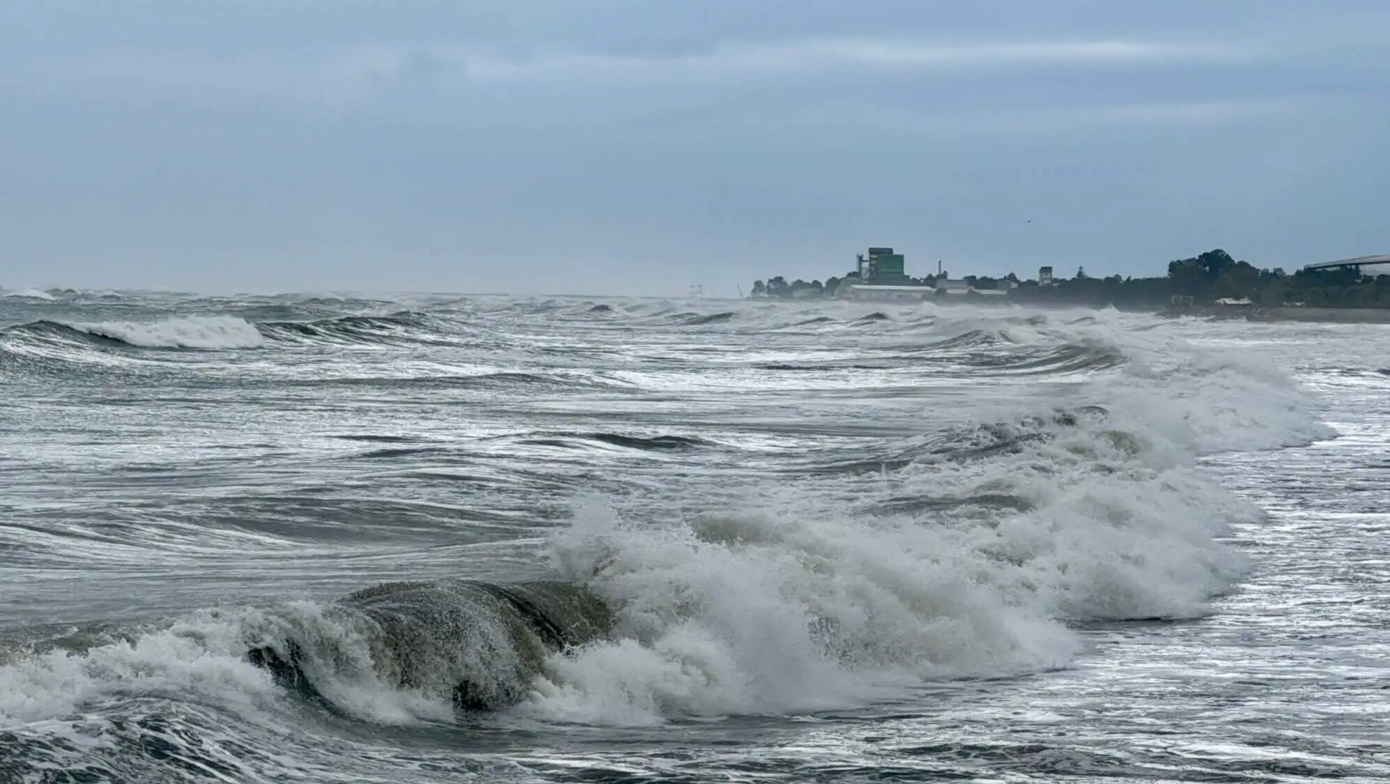 Waves crashing in the sea