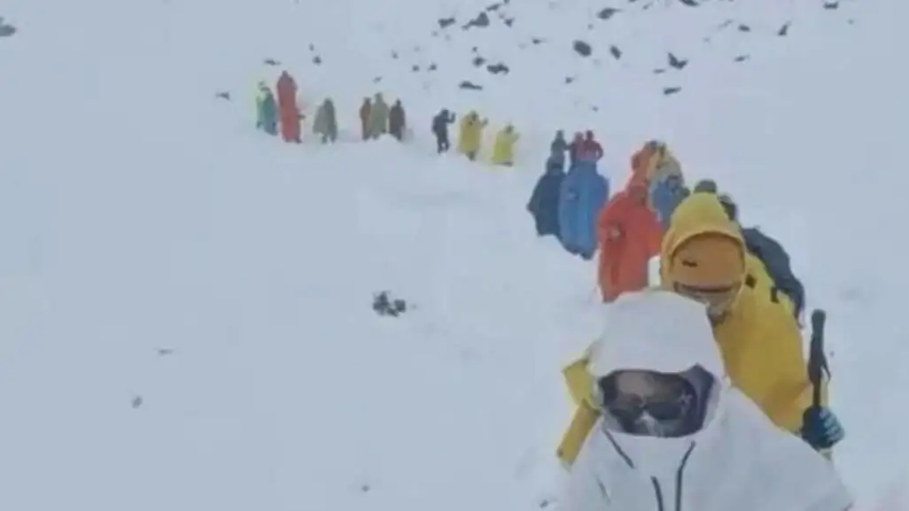 Climbers during the snowstorm.