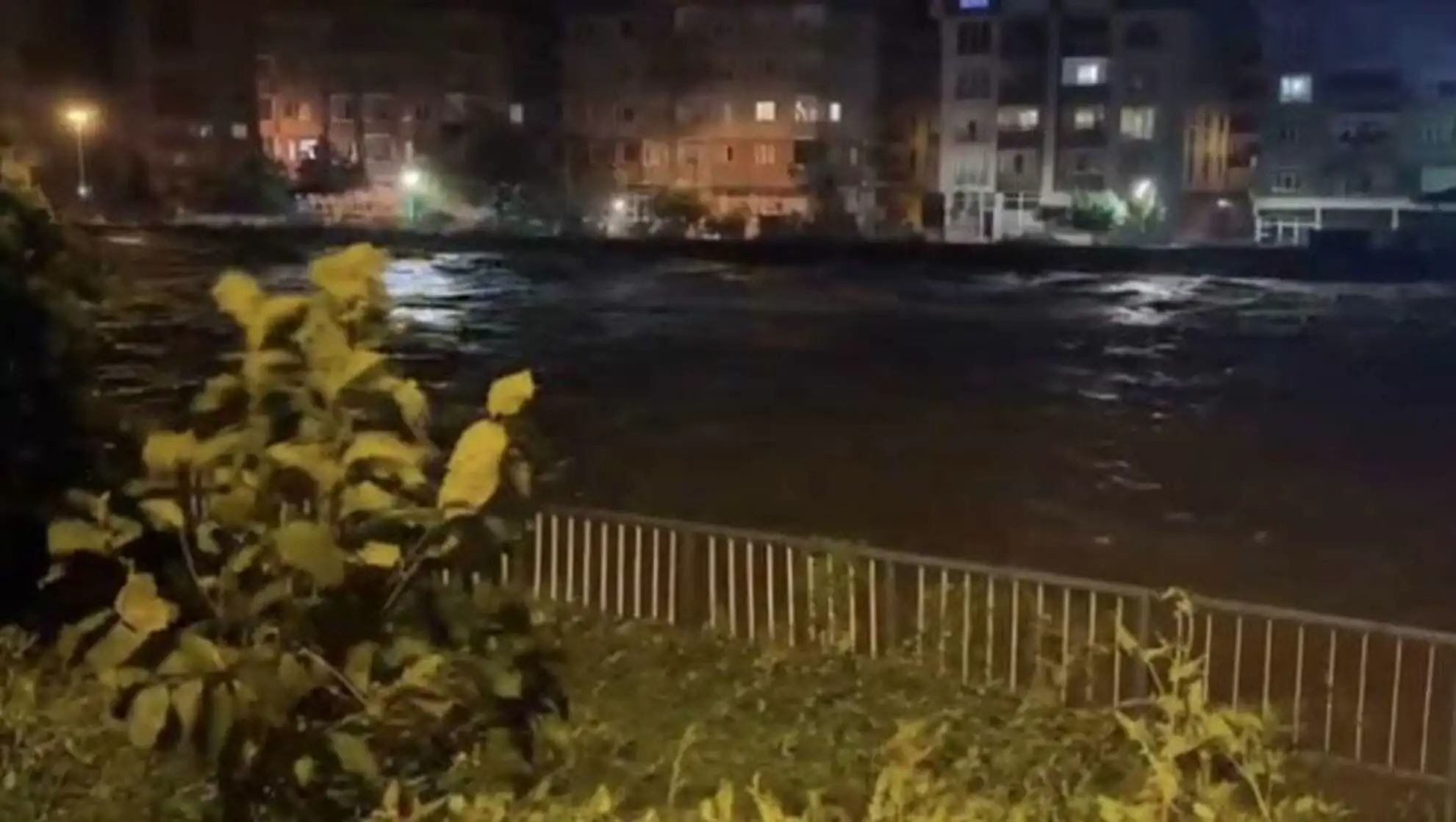 Rize'deki sel felaketi sonrası bir nehir.