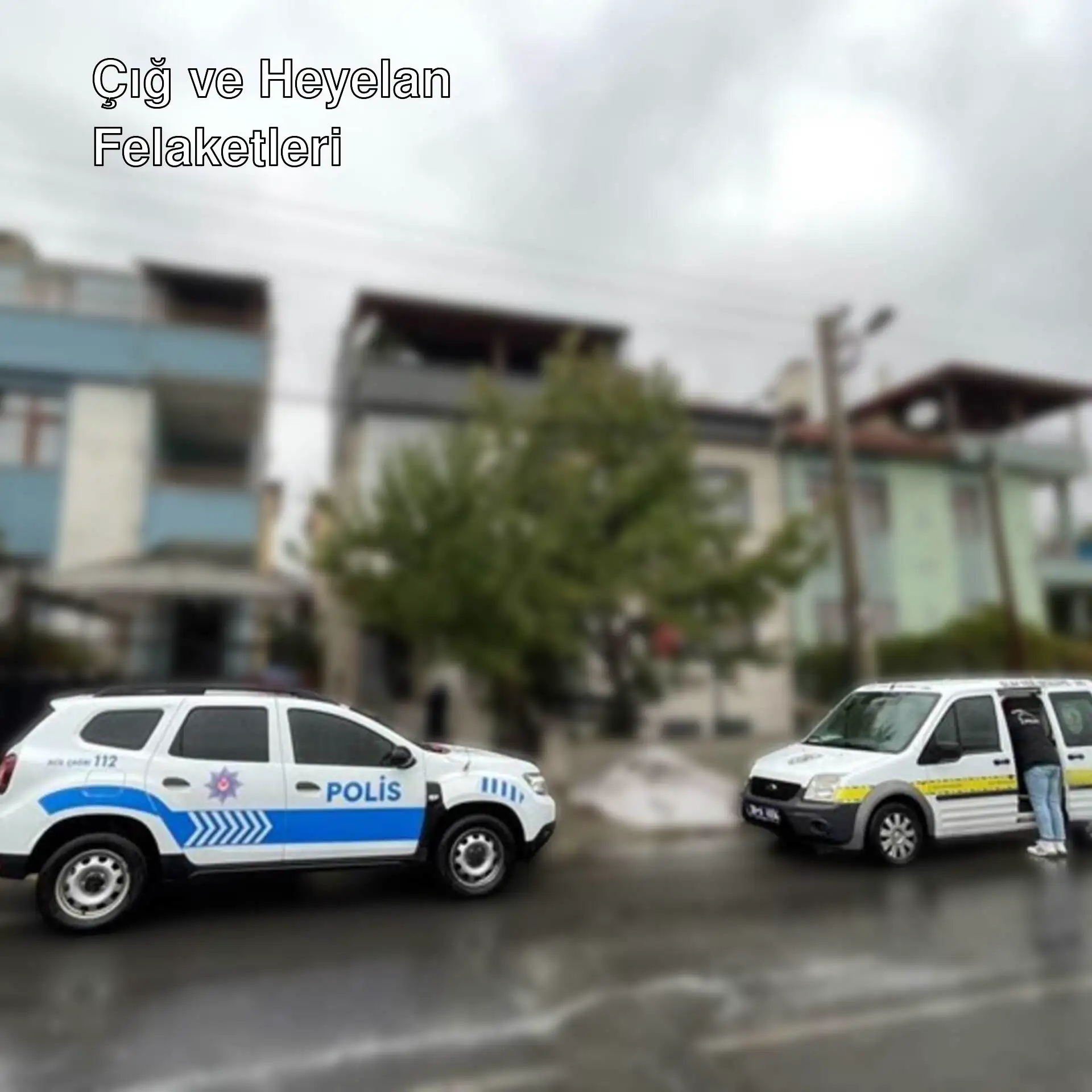 Kayseri'de çatıdan düşen kişi yaralandı. Kayseri'de çatıdan düşen kişi yaralandı.