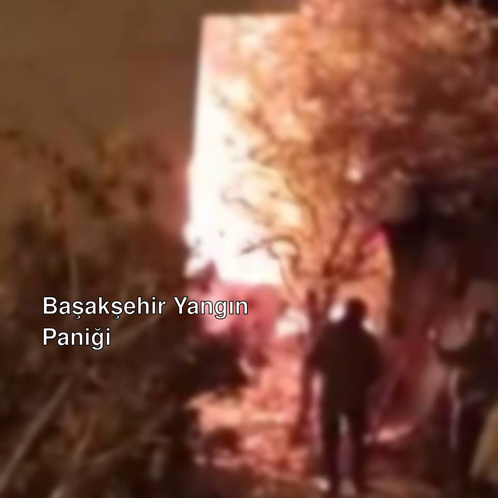 Başakşehir'de bir binada yangın. Başakşehir'de bir binada yangın.