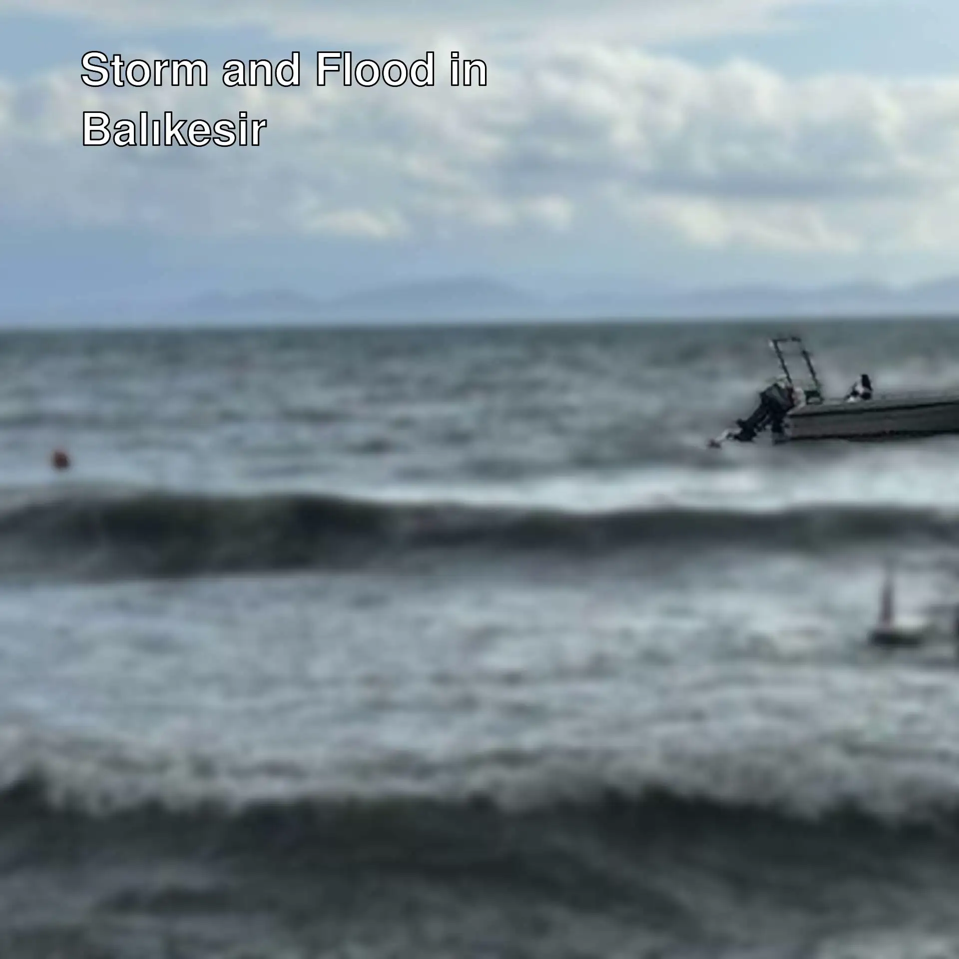 Moments of boats sinking due to the storm in Balıkesir. Moments of boats sinking due to the storm in Balıkesir.