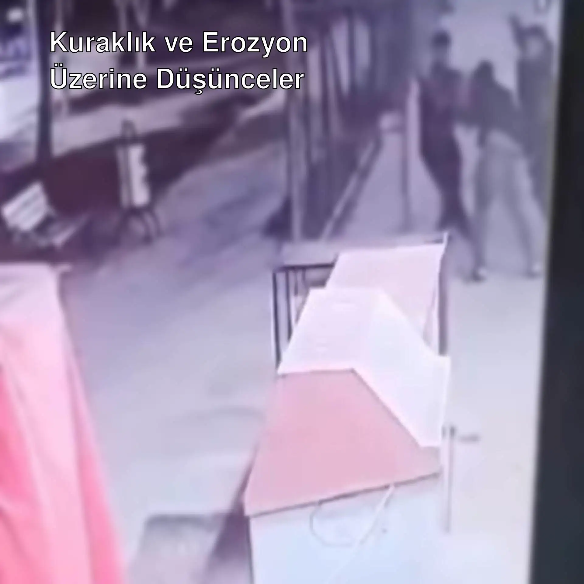 Adana'da parkta yaşanan olaylar. Adana'da parkta yaşanan olaylar.