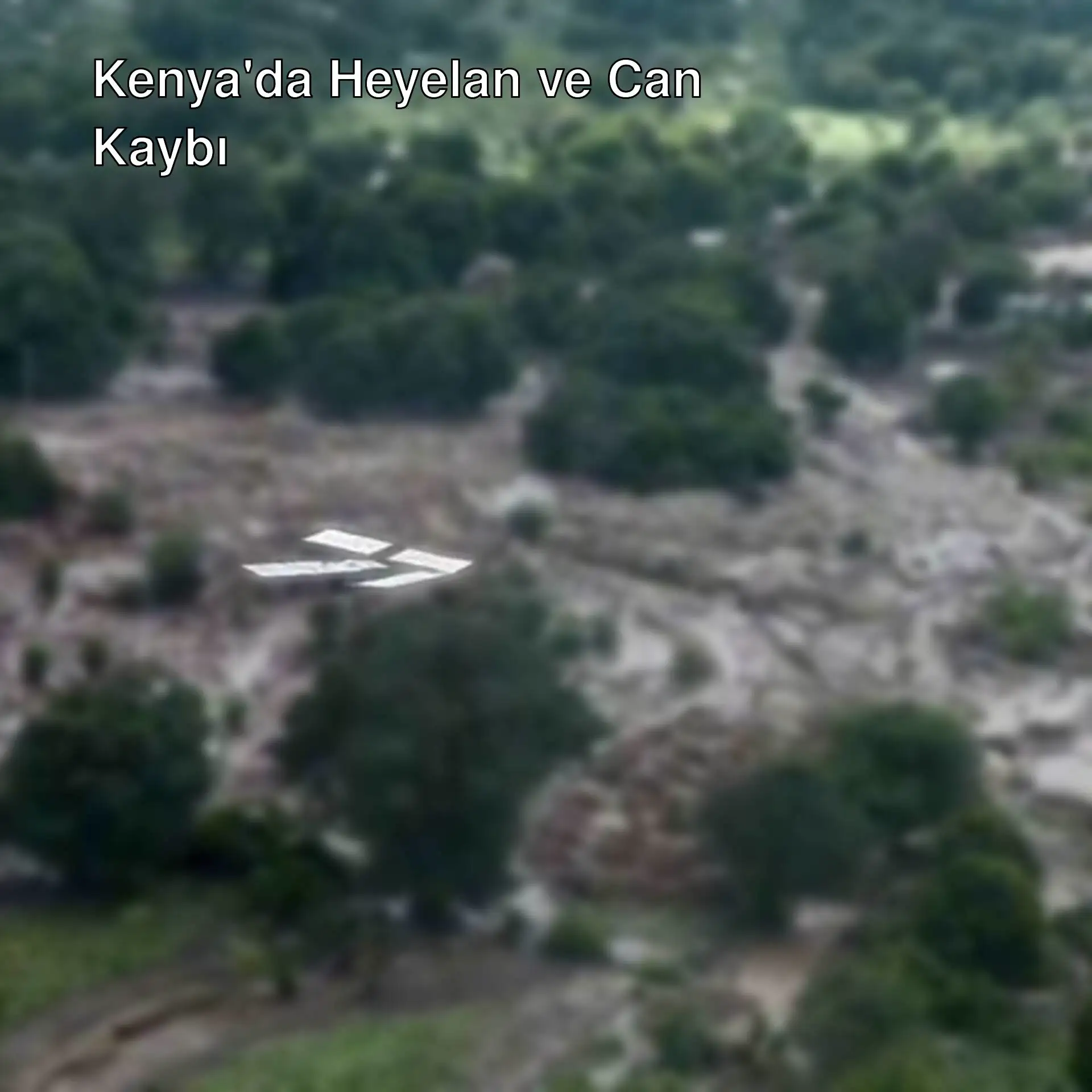 Kenya'da sel ve toprak kayması sonucu zarar gören bir alan. Kenya'da sel ve toprak kayması sonucu zarar gören bir alan.