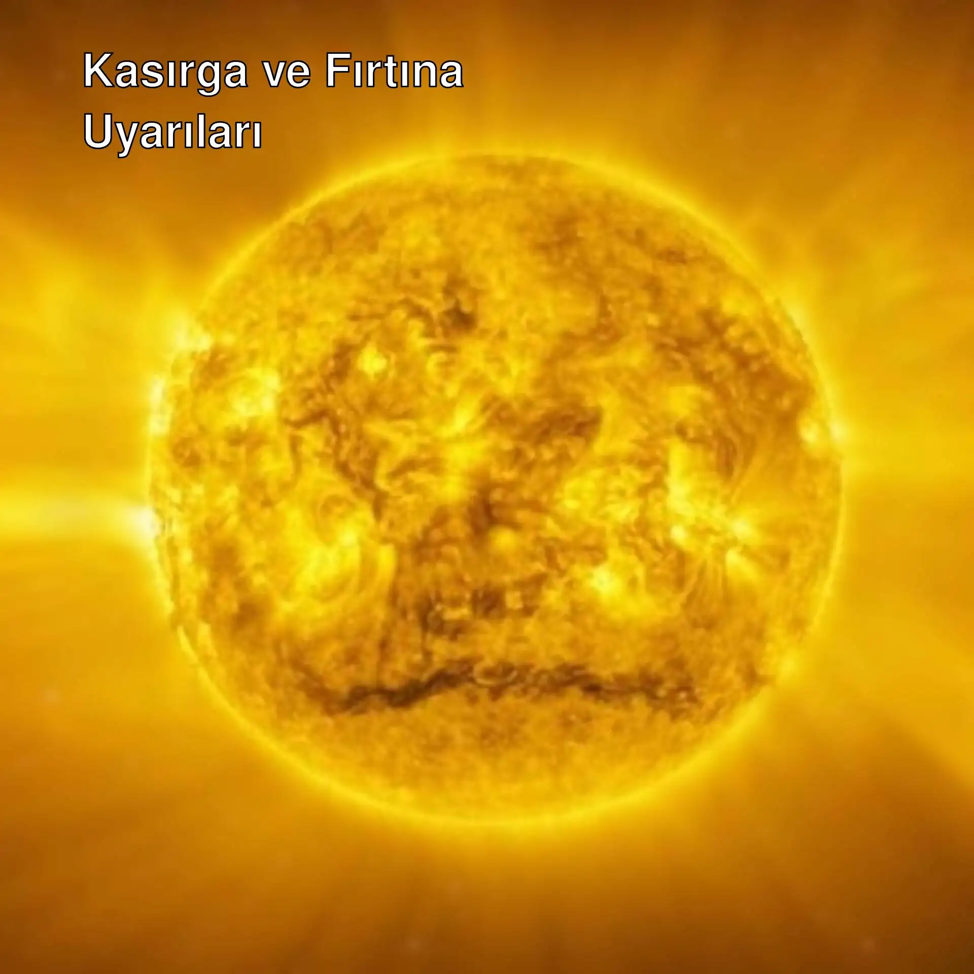 Parlak ışıkla sarı bir güneş Parlak ışıkla sarı bir güneş