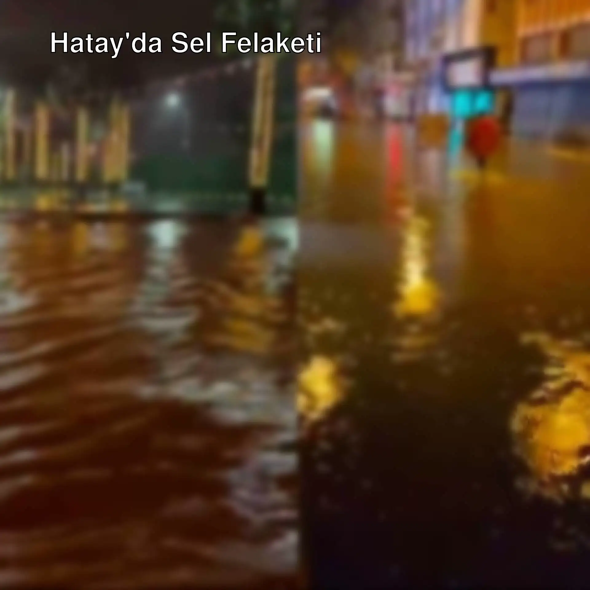Hatay'da sel felaketi sonrası bir cadde