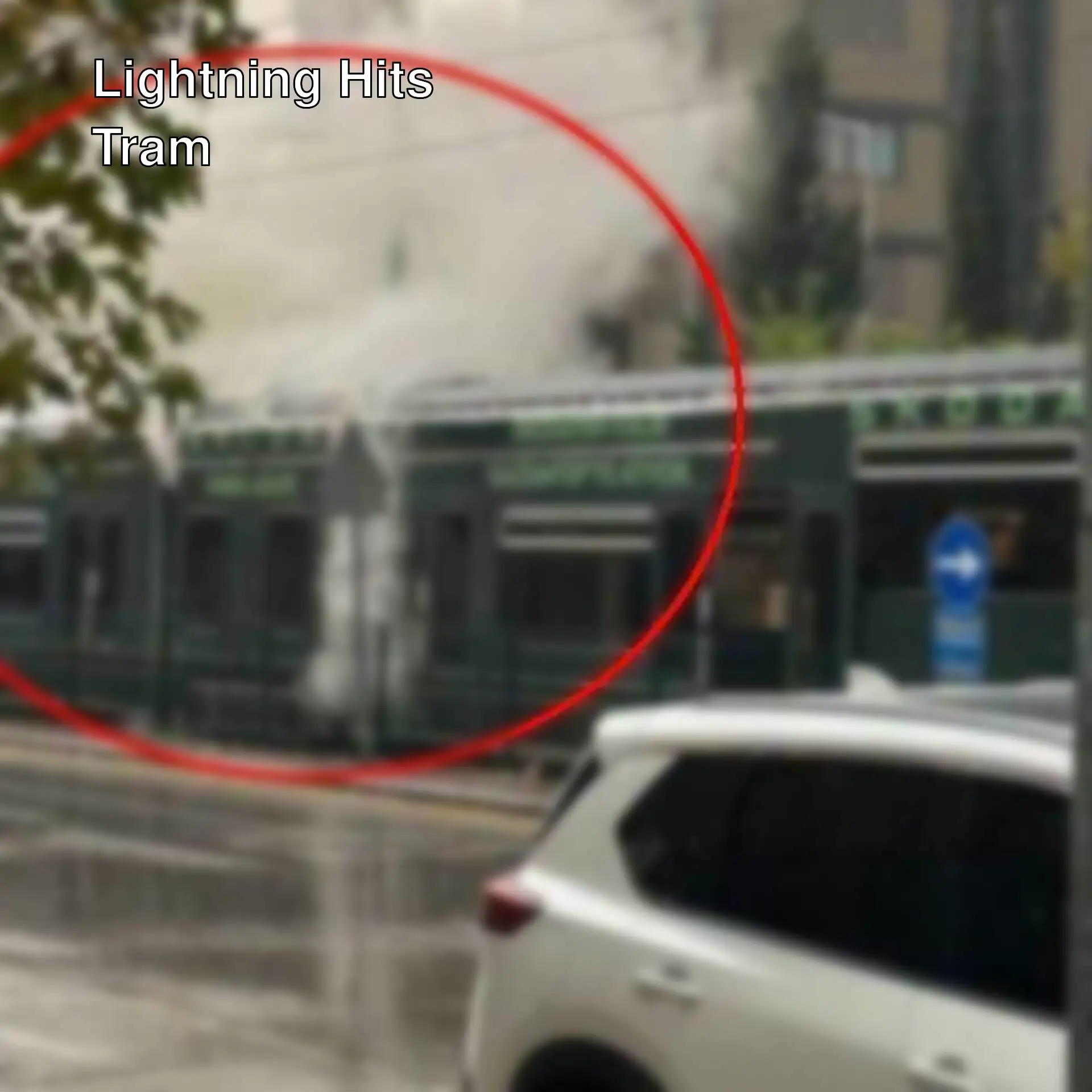 Lightning struck a tram with passengers in Diyarbakır.