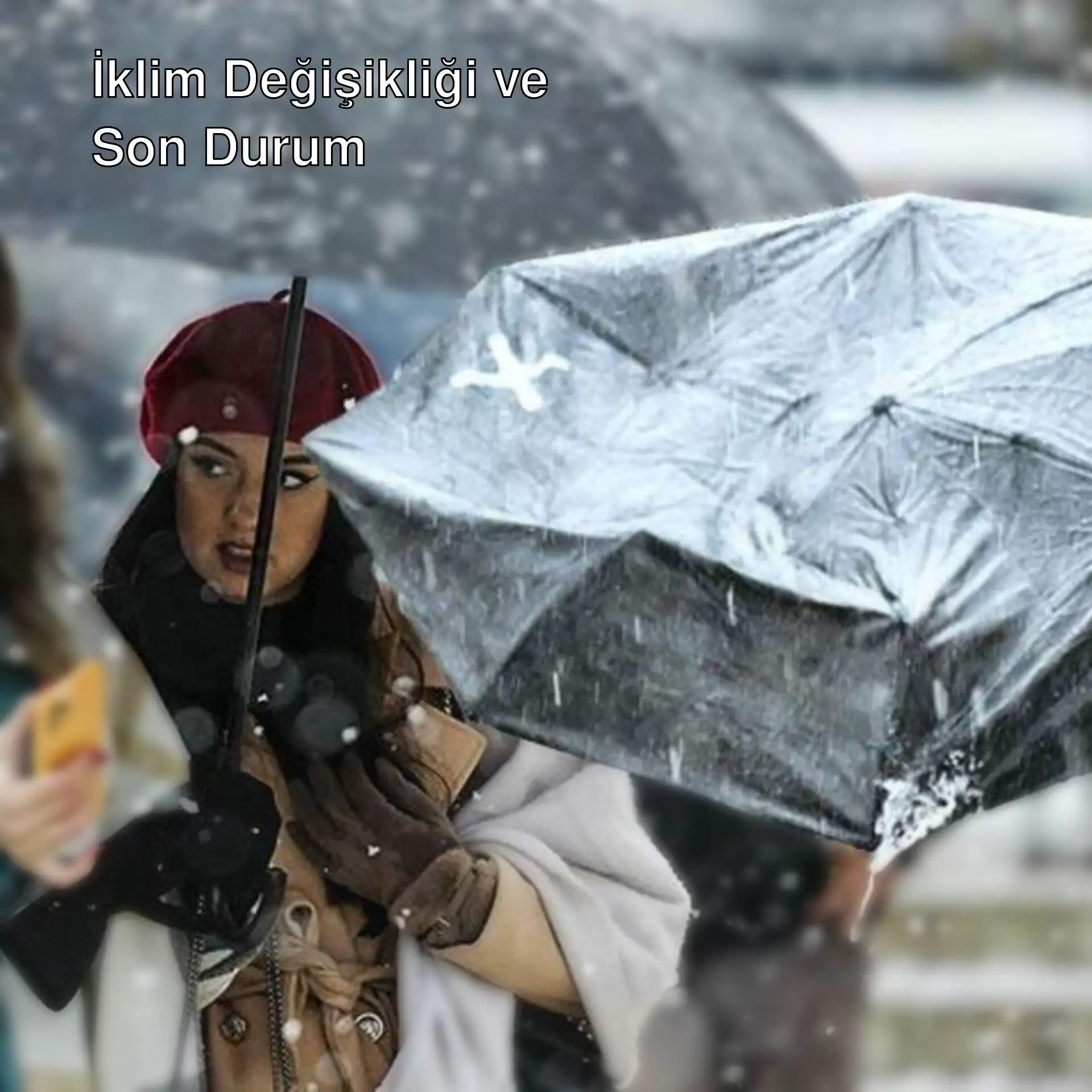 İstanbul'da kar yağışı altında bir grup kadın.