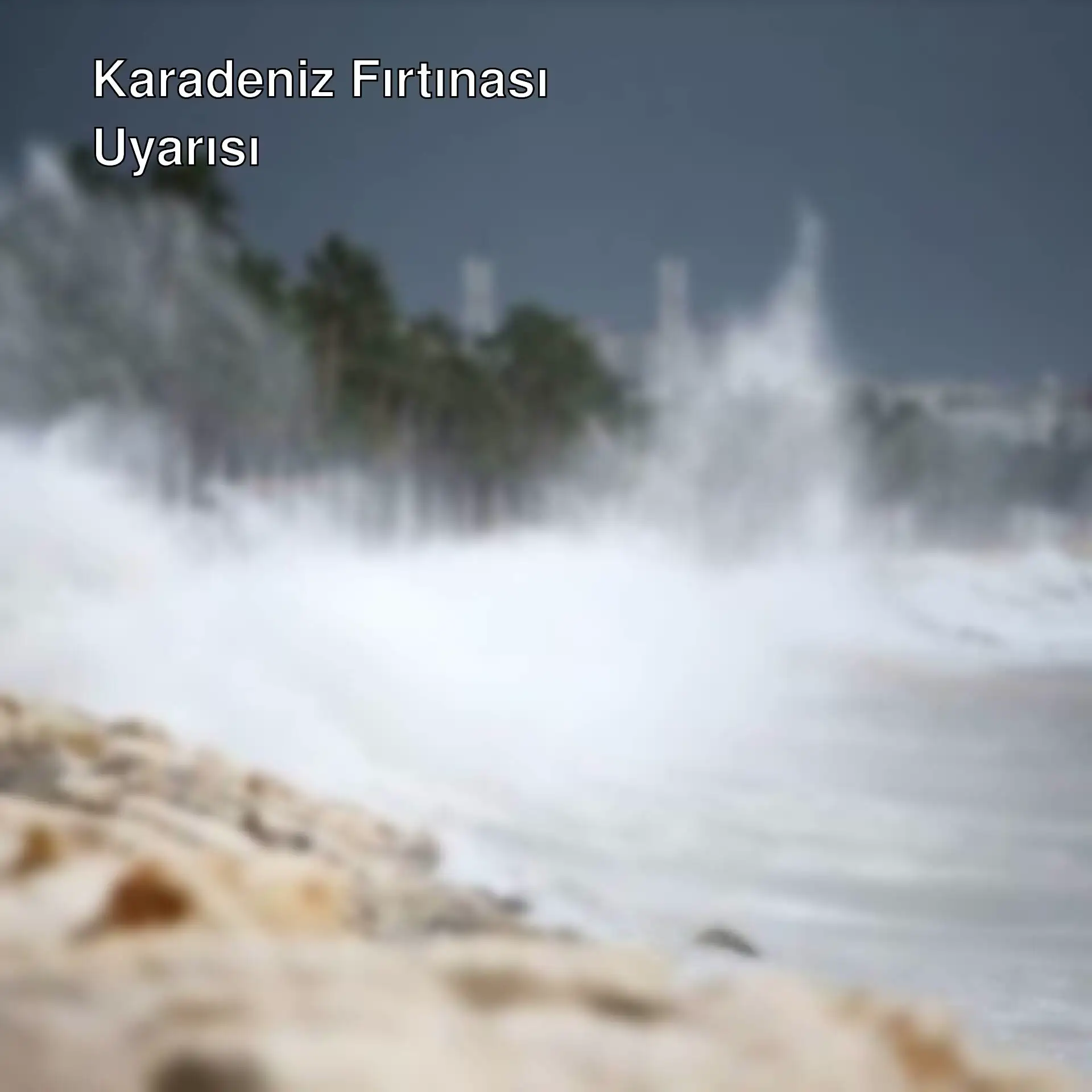 Karadeniz'de dalgaların kıyıya çarpması. Karadeniz'de dalgaların kıyıya çarpması.