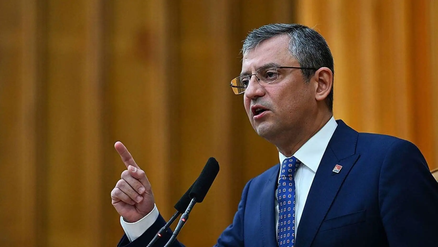 Ekrem İmamoğlu, basın toplantısında konuşma yapıyor. Ekrem İmamoğlu, basın toplantısında konuşma yapıyor.