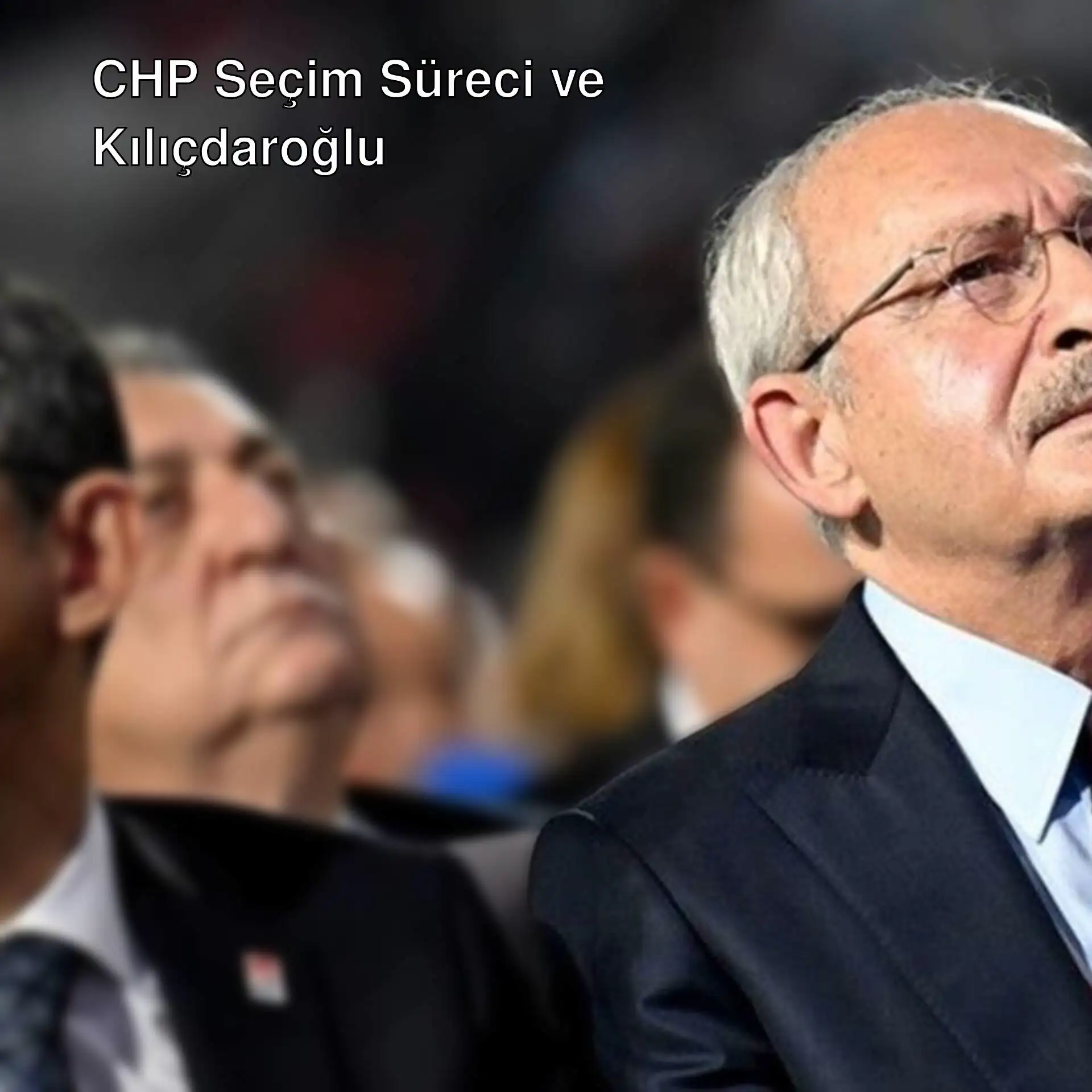 CHP kurultayı sırasında kalabalık bir grup. CHP kurultayı sırasında kalabalık bir grup.