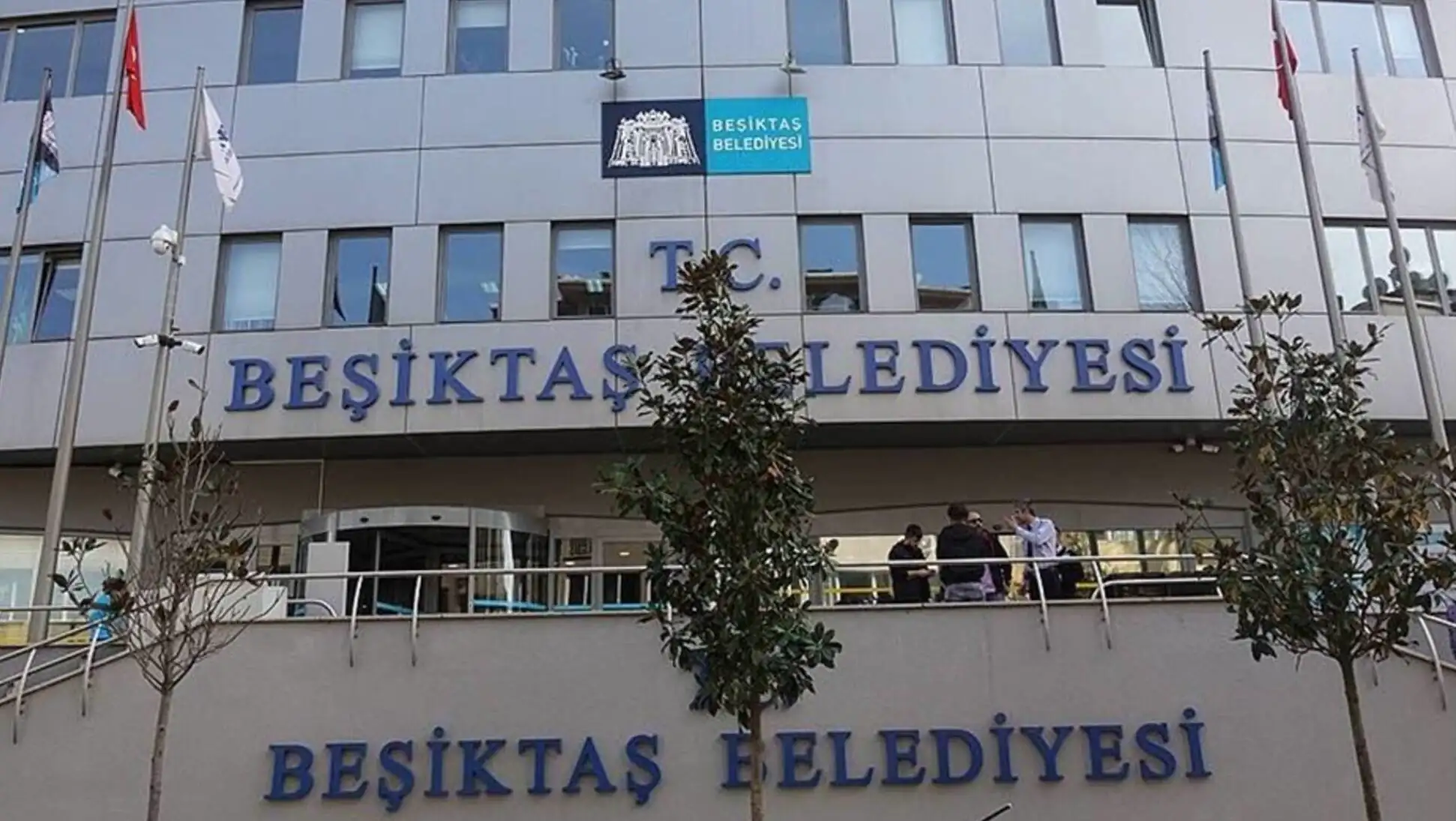 Beşiktaş Belediyesi'nde rüşvet skandalı ile ilgili bir bina görüntüsü. Beşiktaş Belediyesi'nde rüşvet skandalı ile ilgili bir bina görüntüsü.