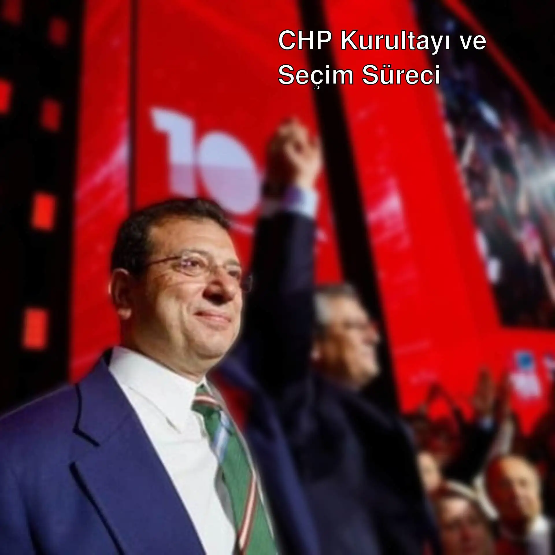 Bir adam elini kaldırarak konuşuyor. Bir adam elini kaldırarak konuşuyor.