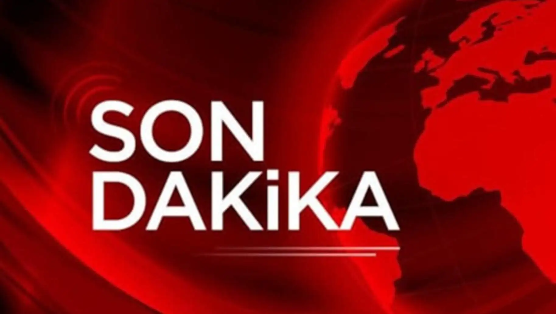 Bir grup insan bayraklar tutuyor. Bir grup insan bayraklar tutuyor.