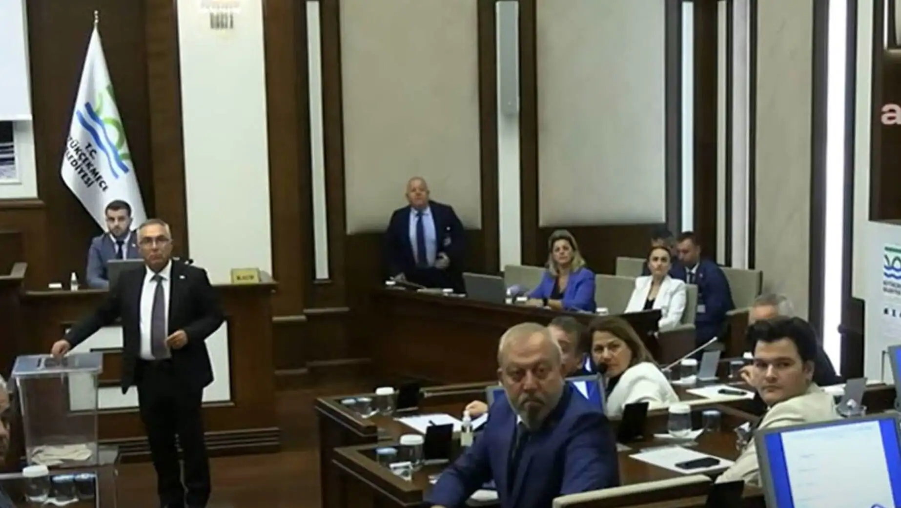 Tense moments during the election in Buyukcekmece Municipal Council.