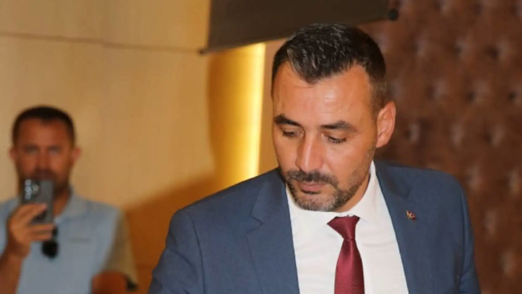 Vahap Seçer is drawing attention as the new leader of CHP. Vahap Seçer is drawing attention as the new leader of CHP.