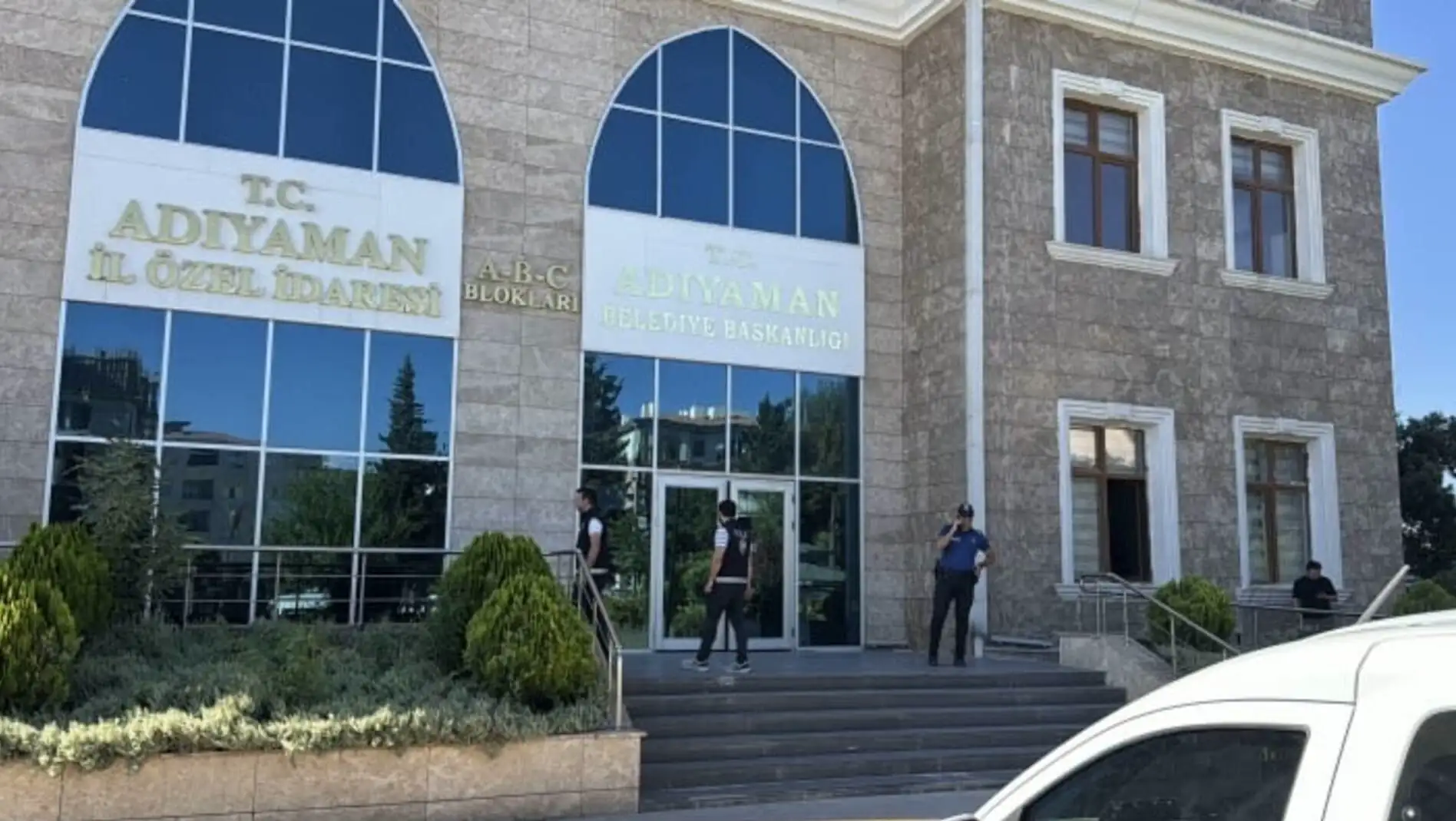 Ufuk Bayır, Adıyaman Belediye Meclisi toplantısında. Ufuk Bayır, Adıyaman Belediye Meclisi toplantısında.