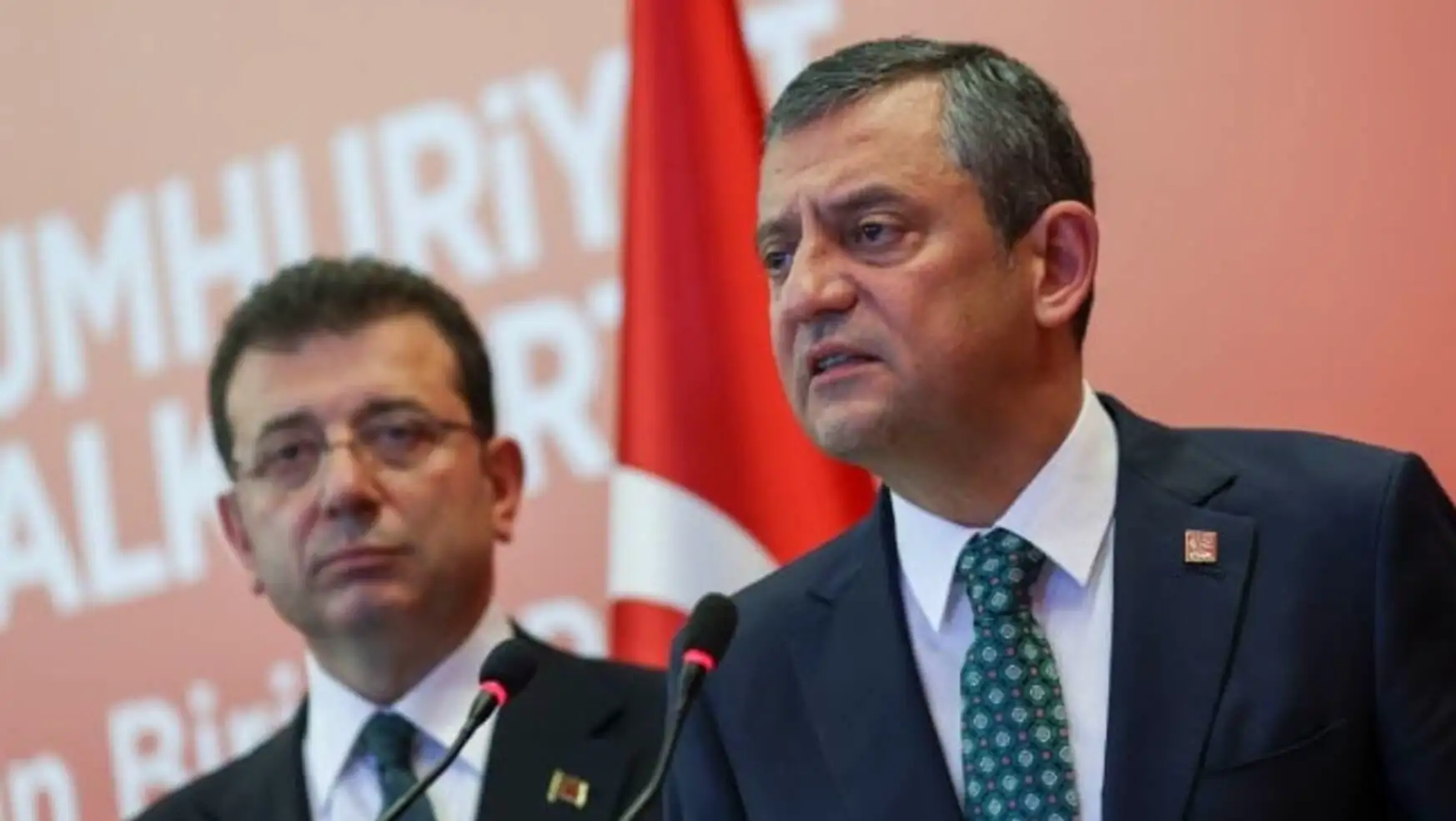Özgür Özel speaking to the press at a rally. Özgür Özel speaking to the press at a rally.