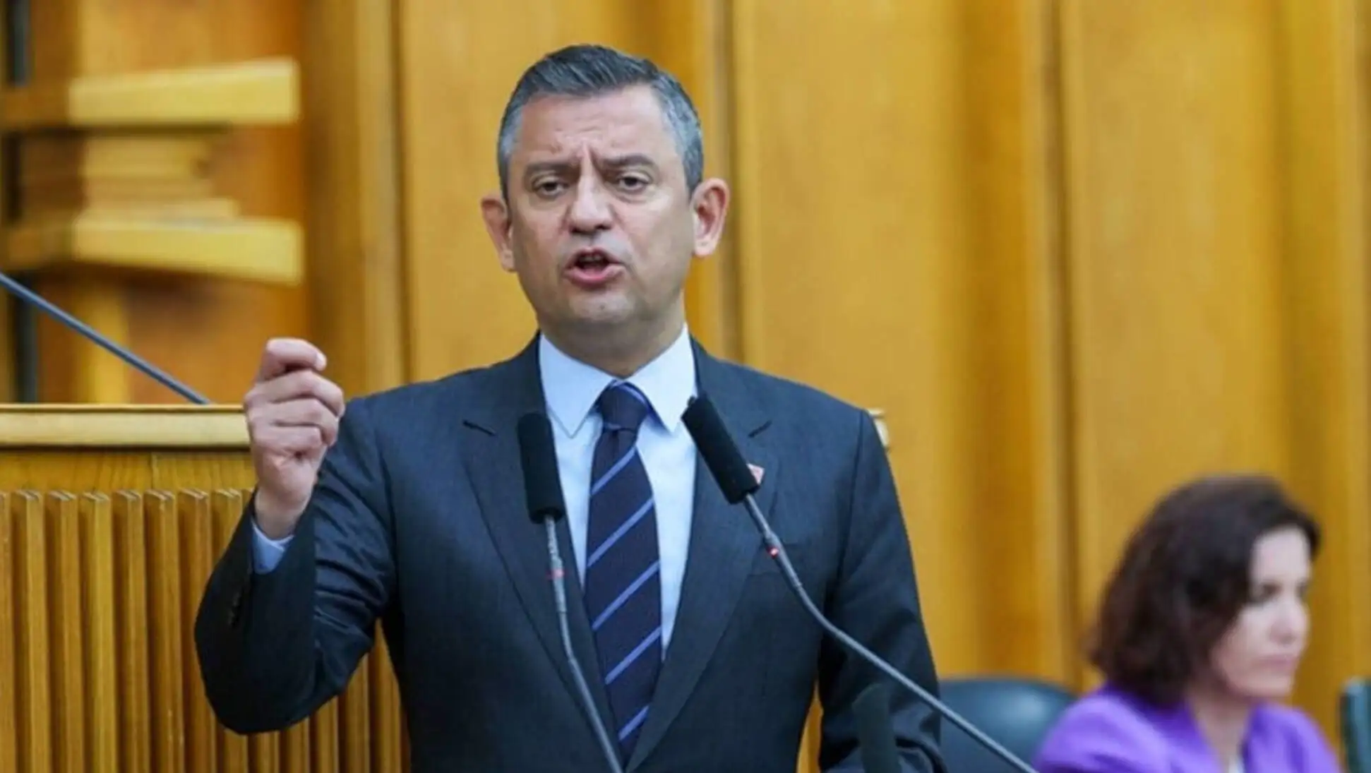 Özgür Özel making statements at a press conference. Özgür Özel making statements at a press conference.