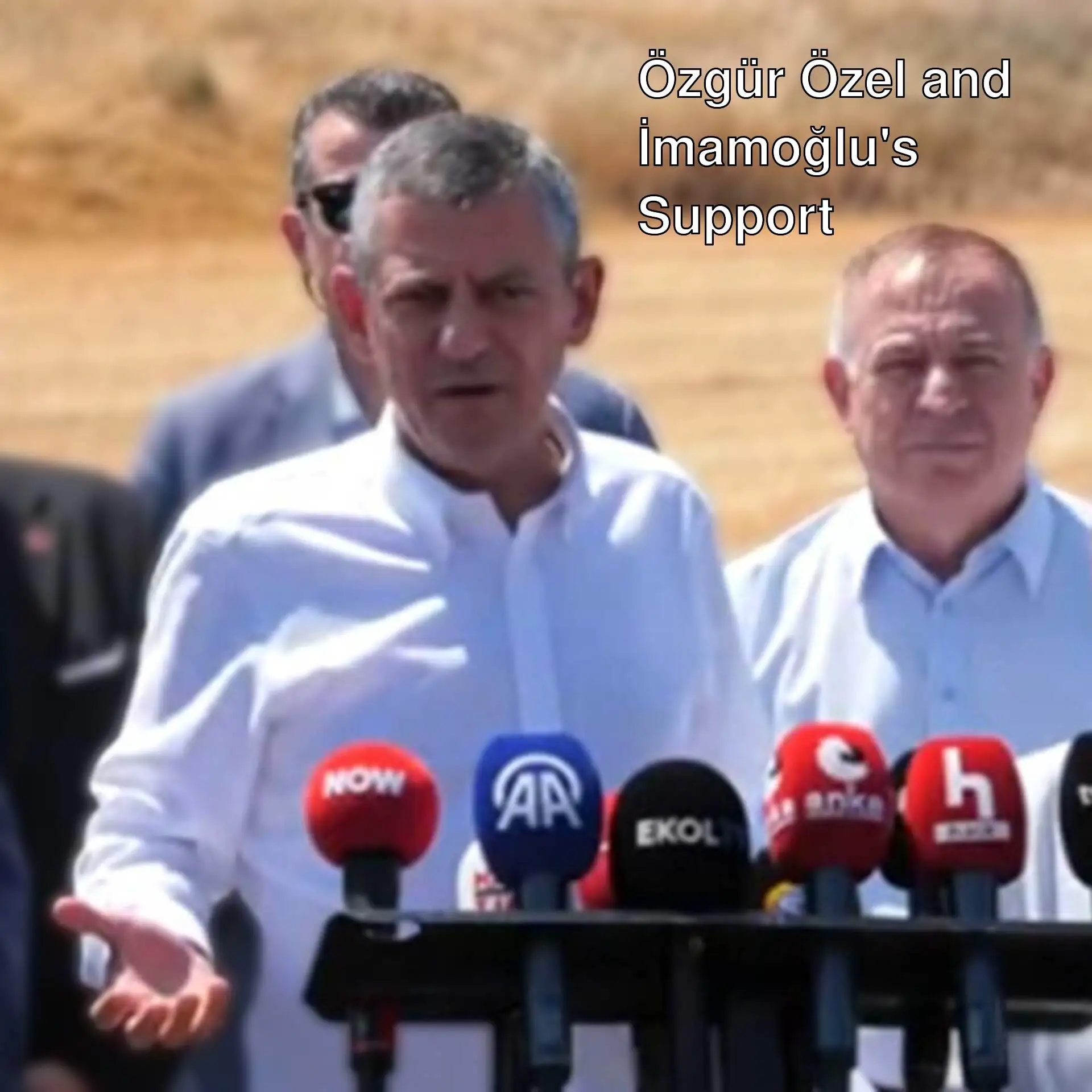 CHP leader Özgür Özel at a press conference. CHP leader Özgür Özel at a press conference.