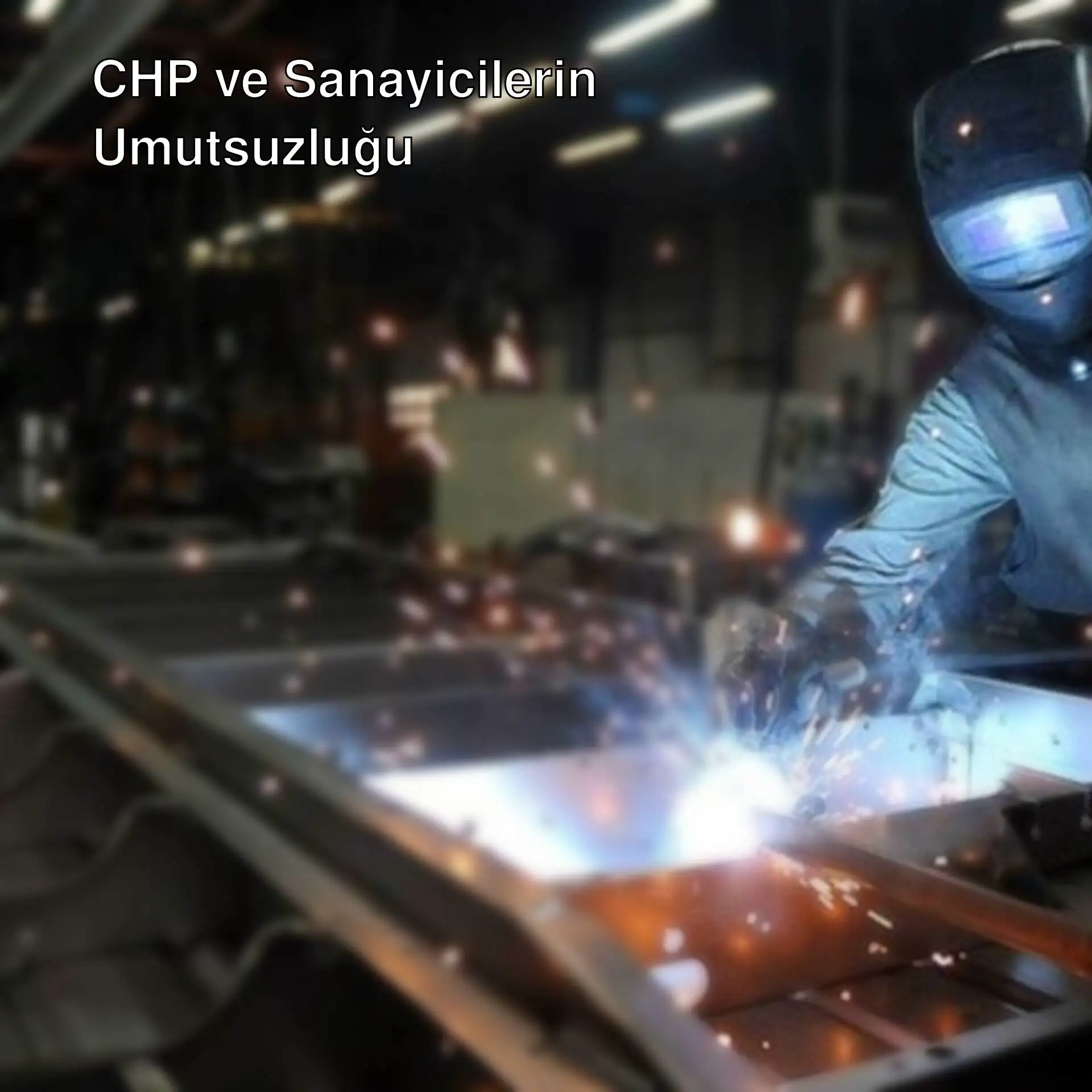 Bir adam metal kaynak yapıyor.