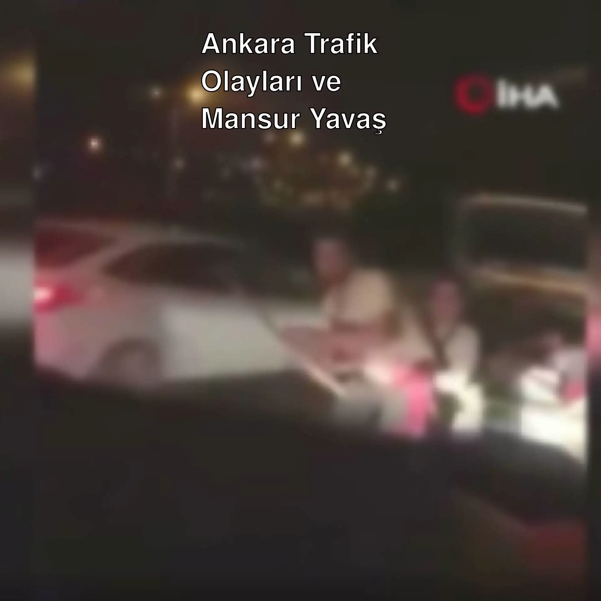 Ankara'da trafikte baltalı saldırı anı. Ankara'da trafikte baltalı saldırı anı.