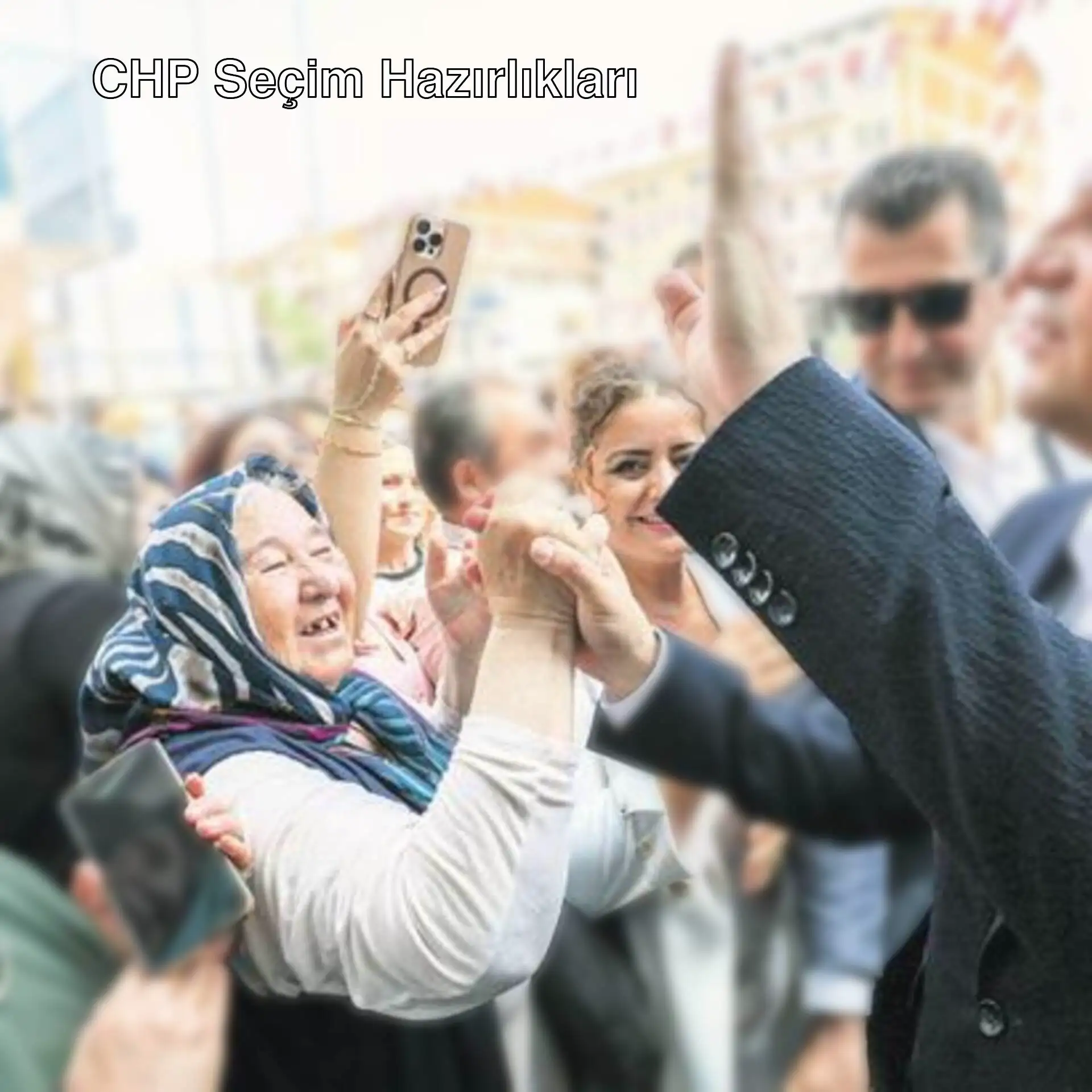CHP'nin seçim hazırlıkları sırasında bir grup insan. CHP'nin seçim hazırlıkları sırasında bir grup insan.