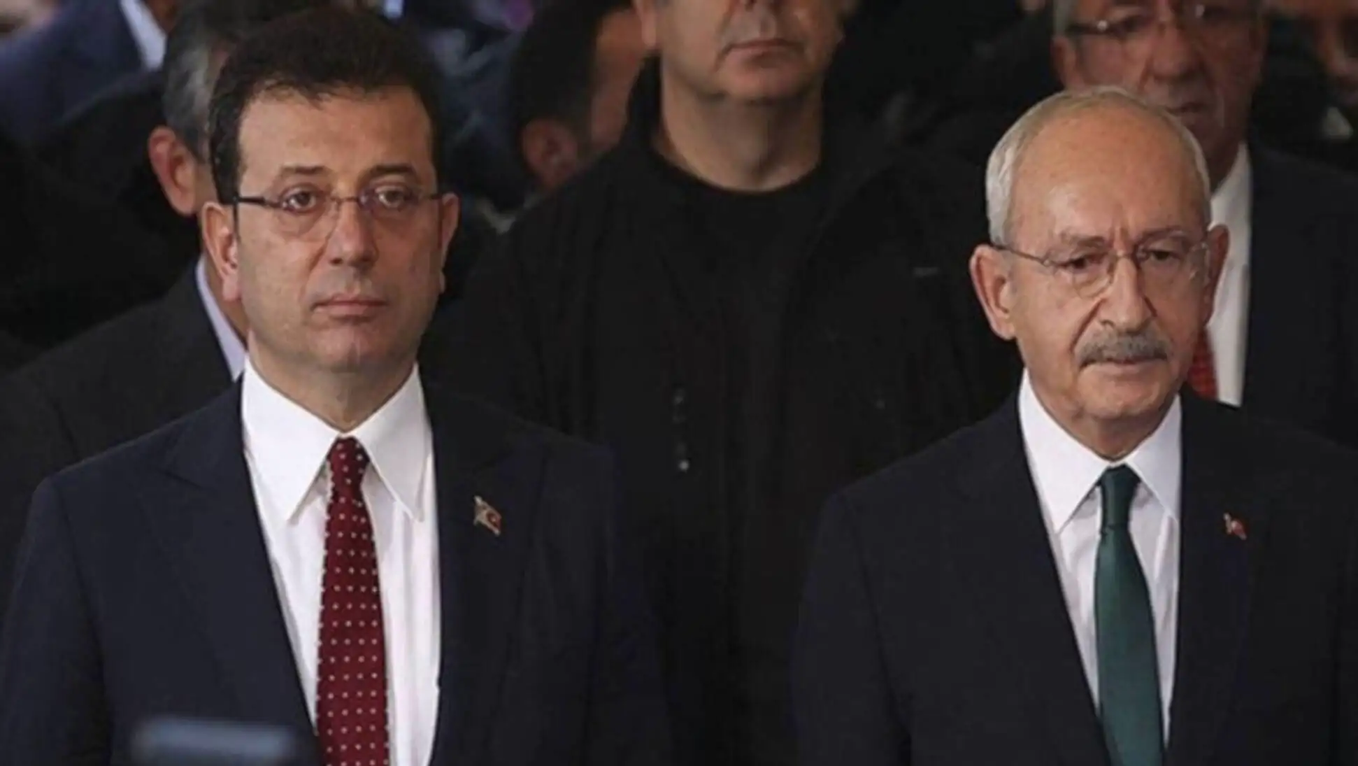 İmamoğlu, basın toplantısında konuşuyor. İmamoğlu, basın toplantısında konuşuyor.