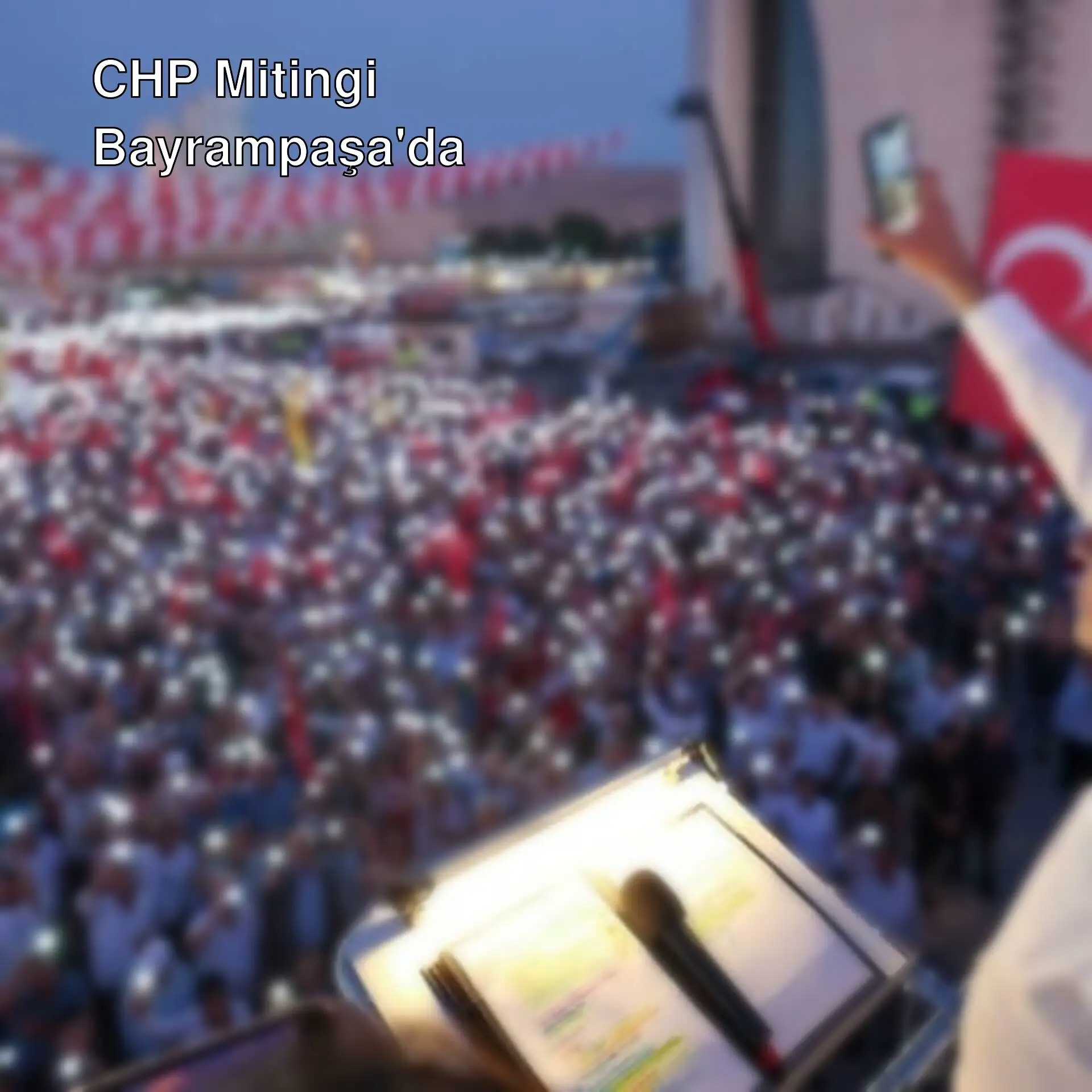 CHP mitinginde kalabalık bir grup. CHP mitinginde kalabalık bir grup.