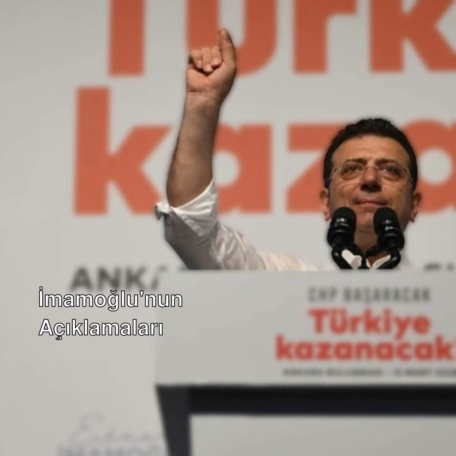 Ekrem İmamoğlu, podiumda konuşma yapıyor.