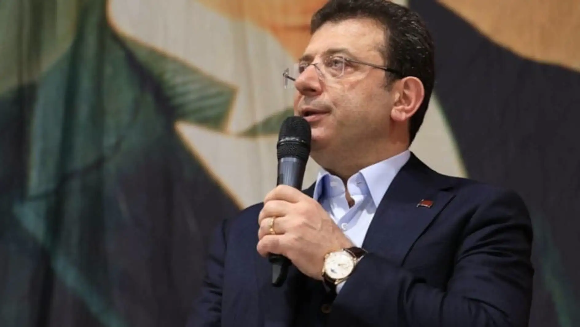 Ekrem İmamoğlu speaking at a press conference. Ekrem İmamoğlu speaking at a press conference.